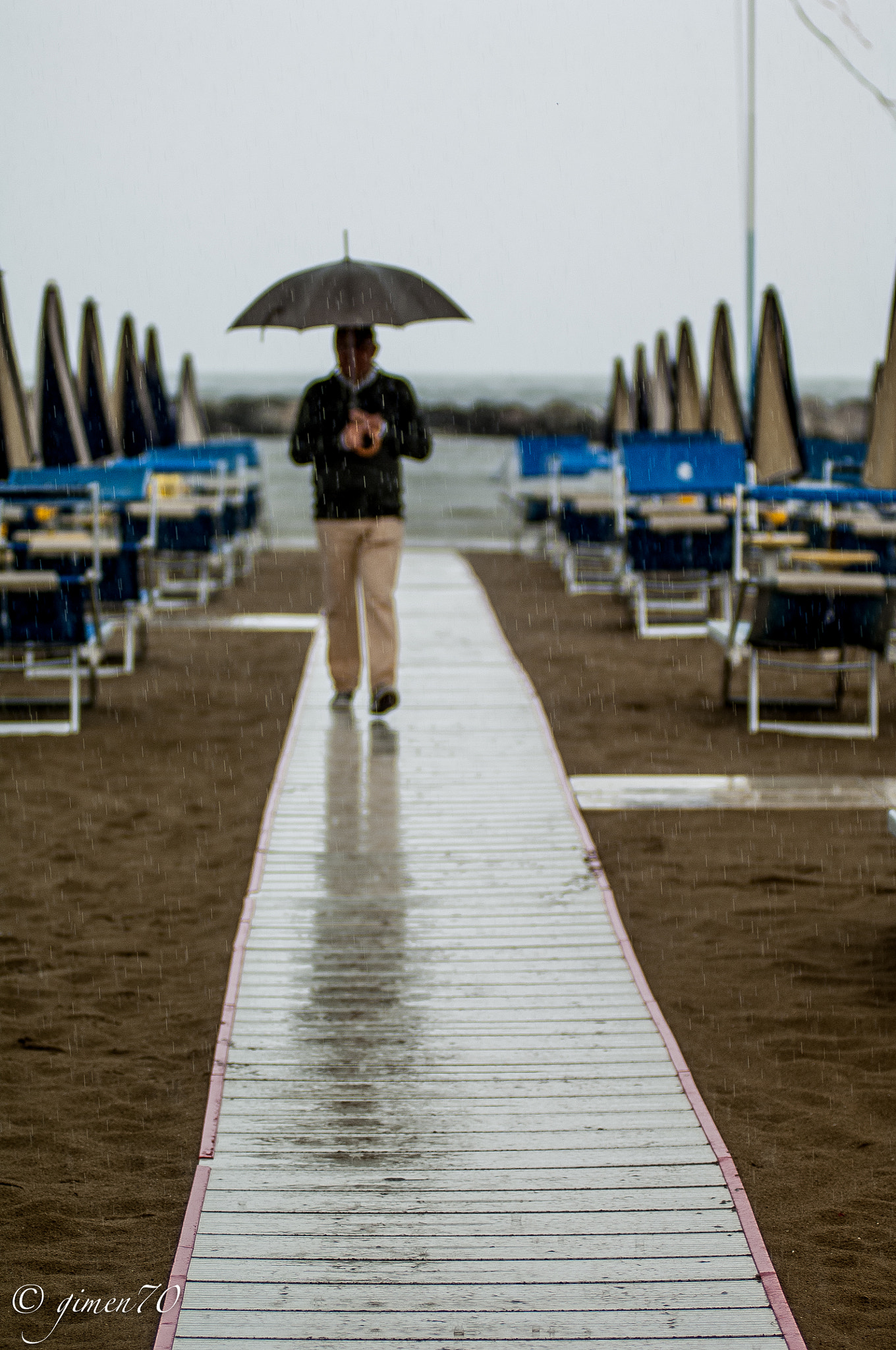 Nikon D2X sample photo. Solitario in spiaggia photography