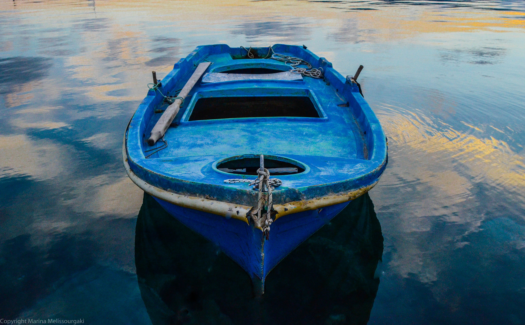 Nikon D7000 + Sigma 24mm F1.8 EX DG Aspherical Macro sample photo. Blue fishing boat photography