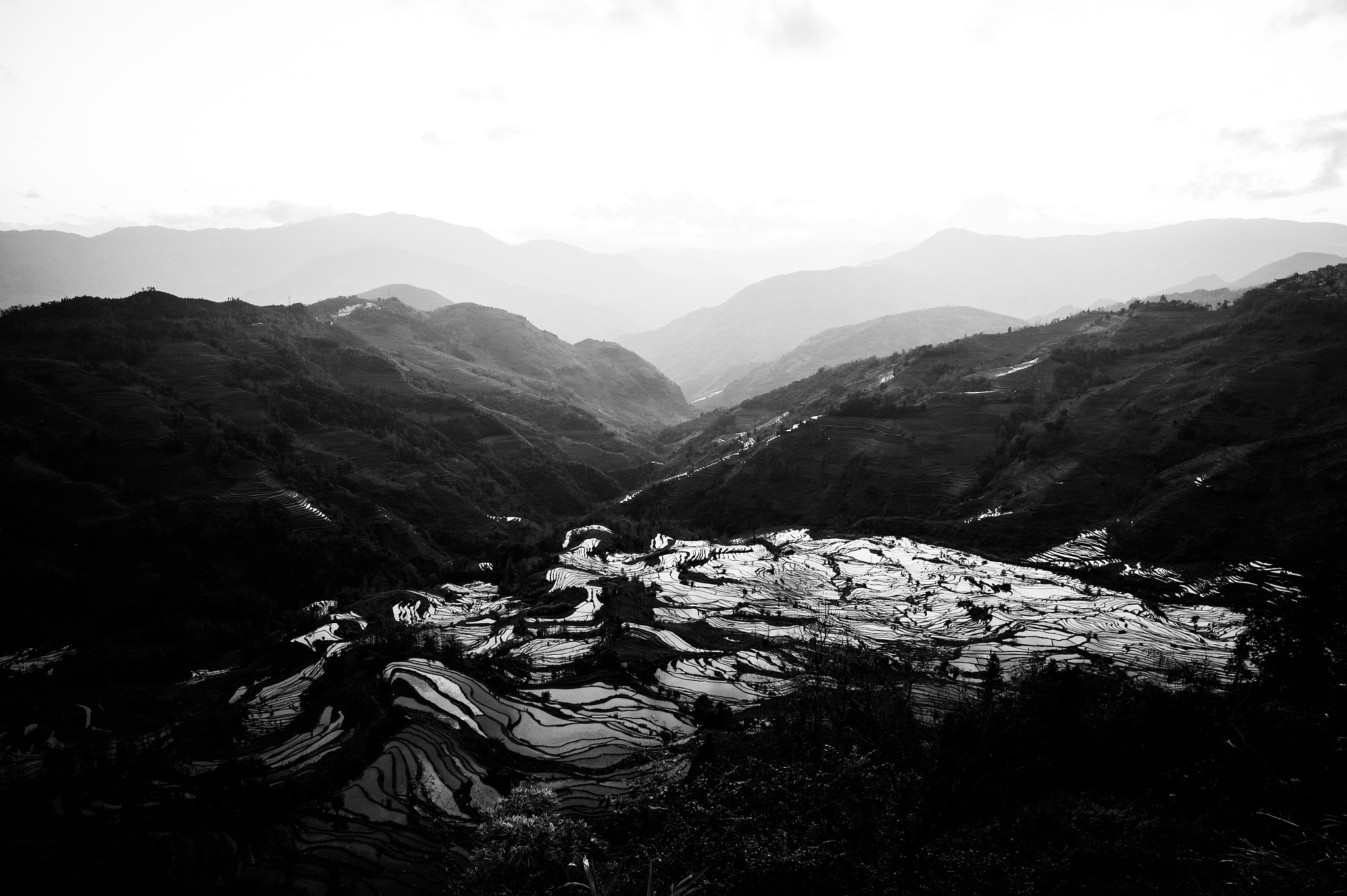 Leica Super-Elmar-M 21mm F3.4 ASPH sample photo. Sunset at yuanyang rice terraces photography