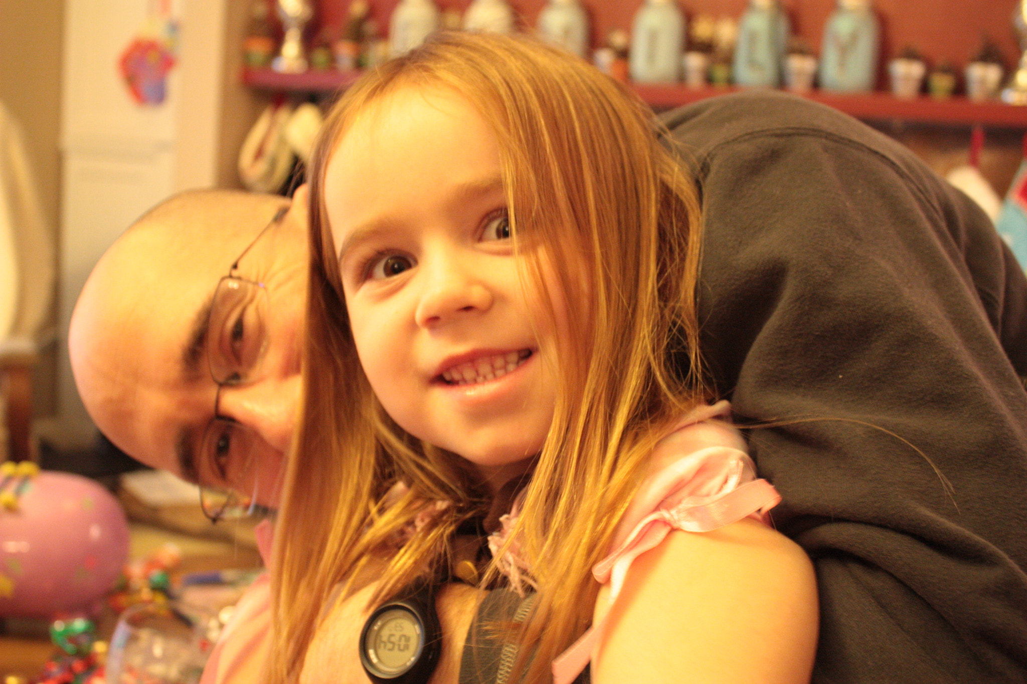 Canon EOS 450D (EOS Rebel XSi / EOS Kiss X2) sample photo. Smiling dad and daughter photography