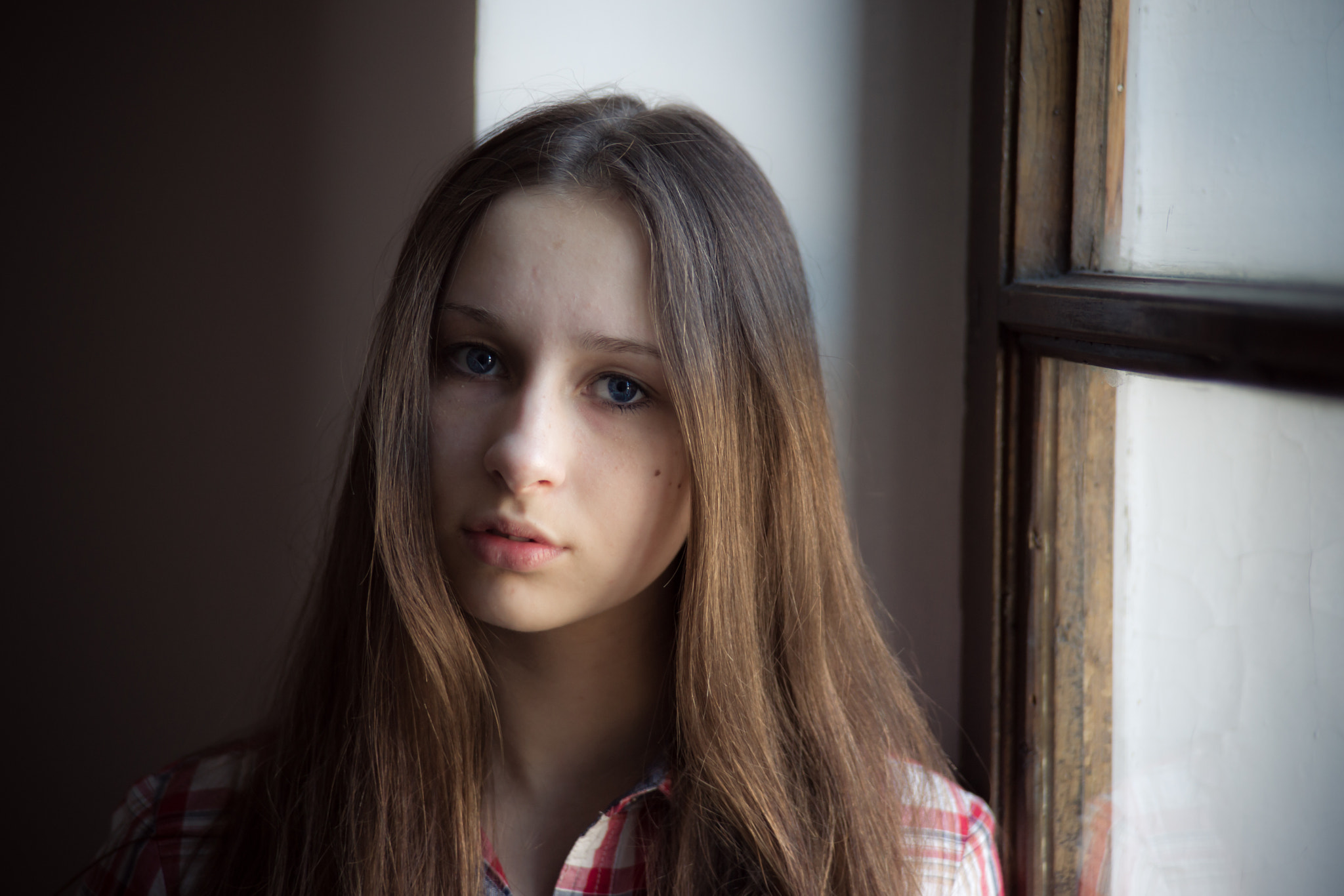 Sony Alpha DSLR-A850 + Tamron SP AF 35-105mm F2.8 LD Aspherical IF sample photo. Masha at the window photography