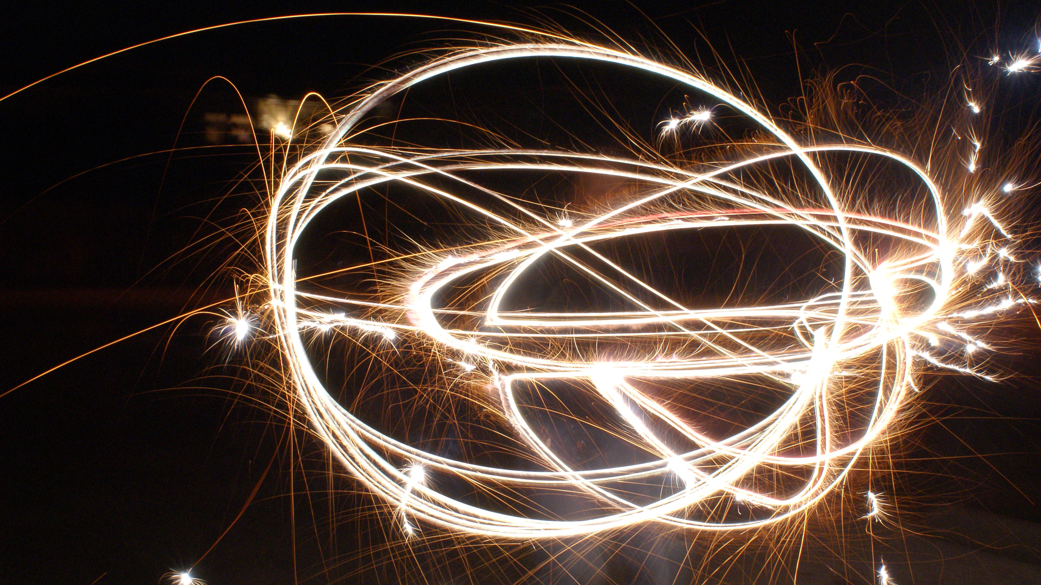 Minolta AF 28-100mm F3.5-5.6 (D) sample photo. Sparkly photography