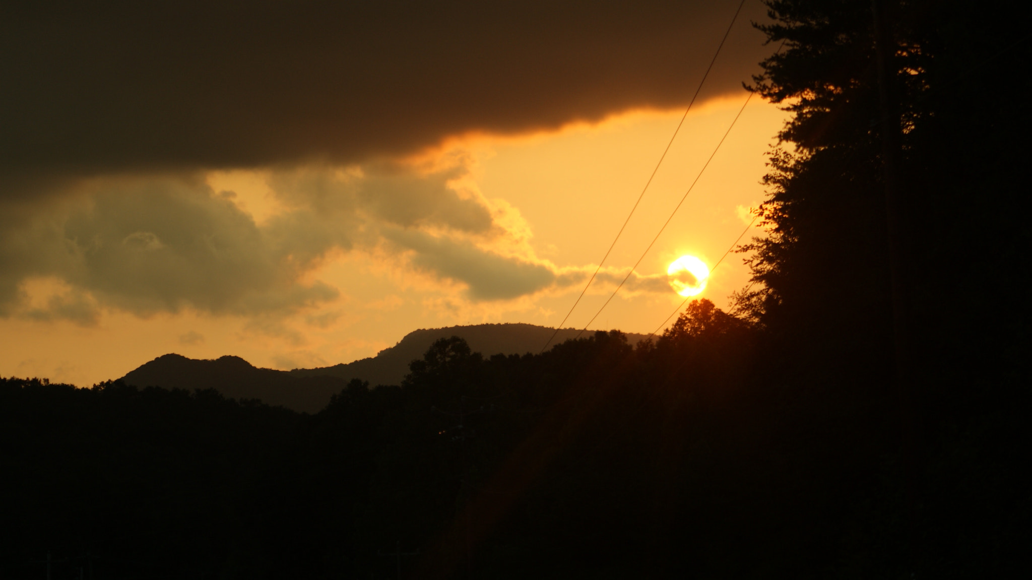 Sony Alpha DSLR-A230 sample photo. Sunset peaks photography