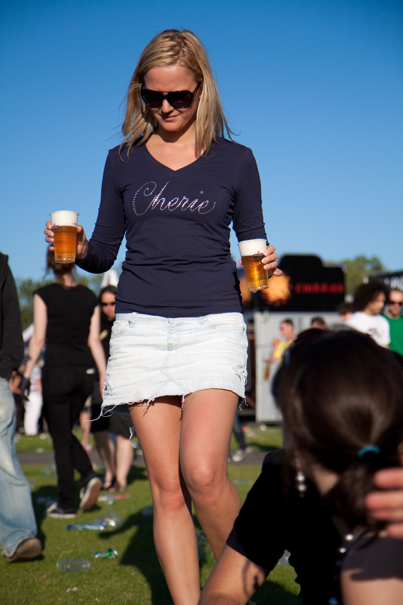 Canon EF-S 17-55mm F2.8 IS USM sample photo. People and beer photography