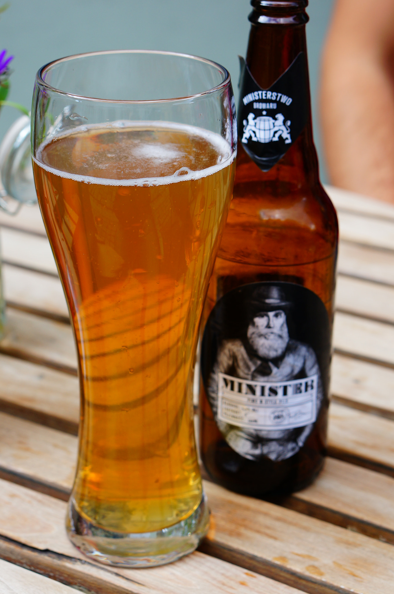 Sony Alpha NEX-6 + Sony E 50mm F1.8 OSS sample photo. Local beer photography