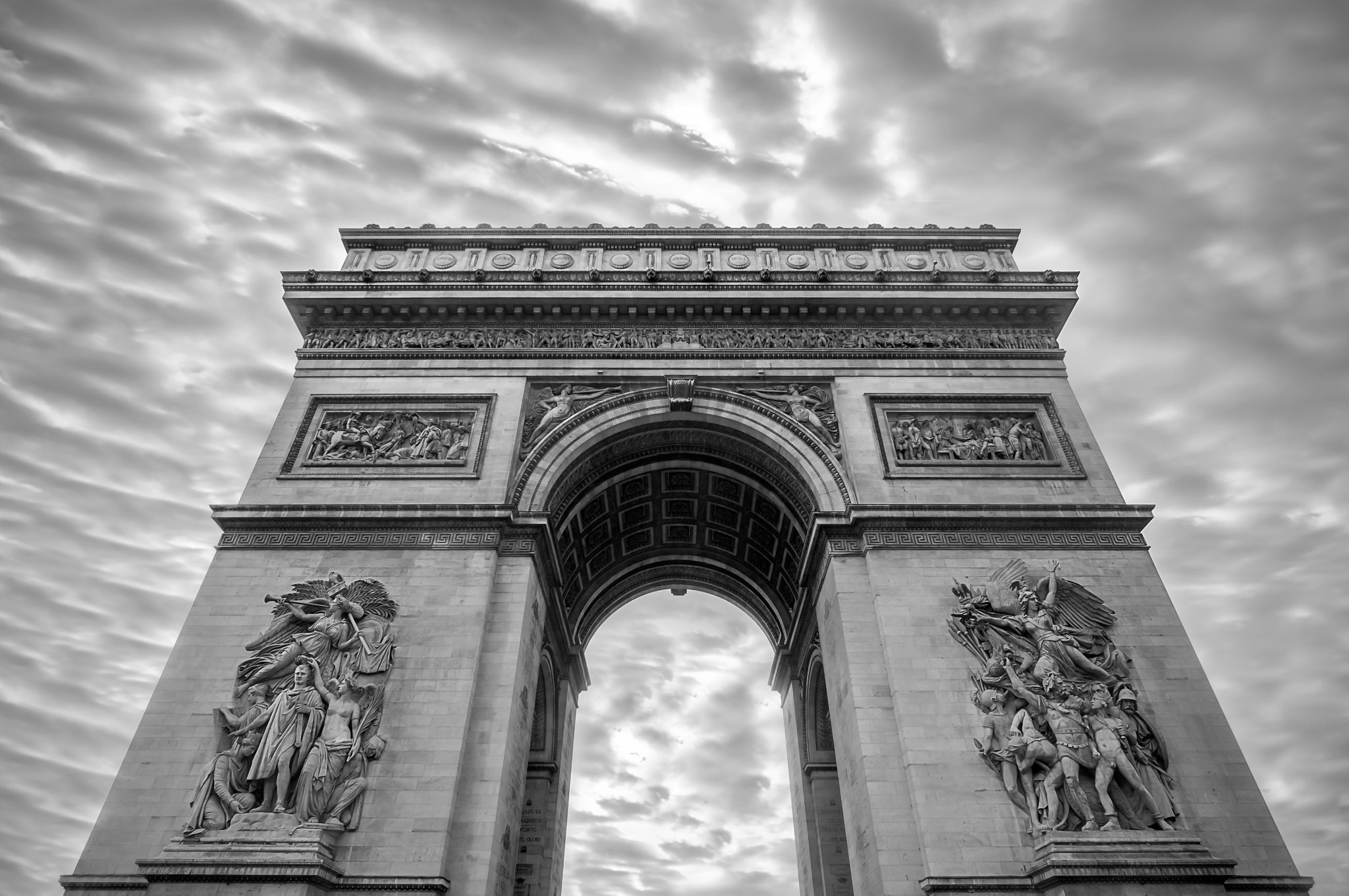 Sony Alpha NEX-C3 + Sony E 16mm F2.8 sample photo. Paris, france photography