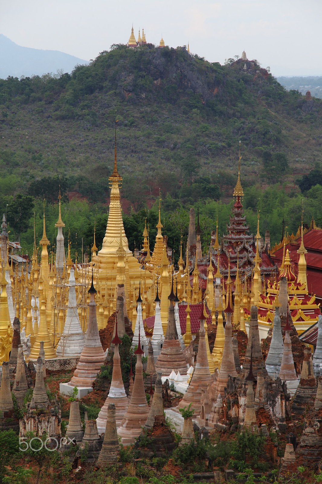 Canon EOS 5D Mark II + Canon 70-200mm sample photo. Pagodas of shwe inn taing paya near inle lake , shan state, myan photography