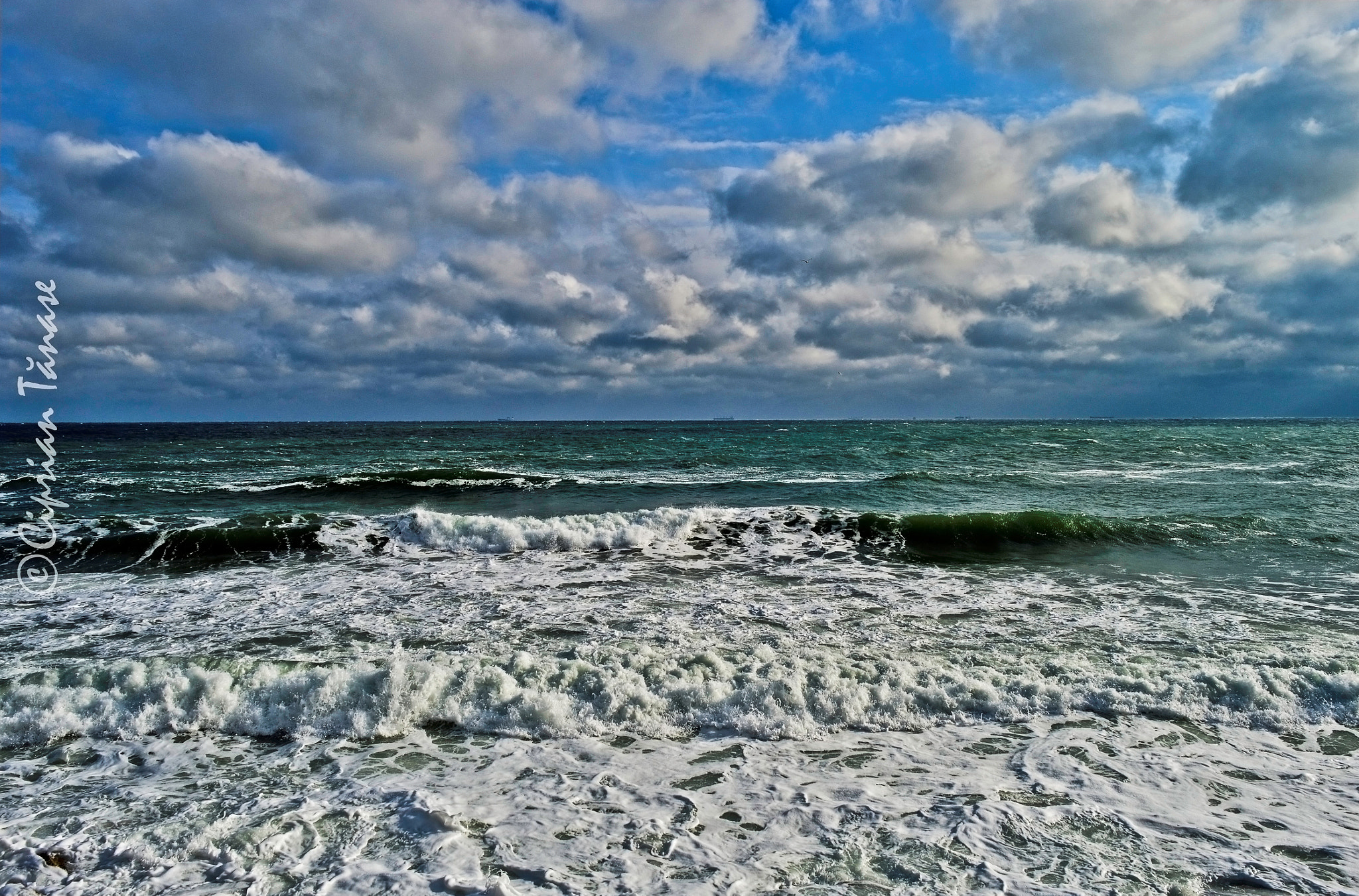 Nikon AF DX Fisheye-Nikkor 10.5mm F2.8G ED sample photo. Winter waves photography