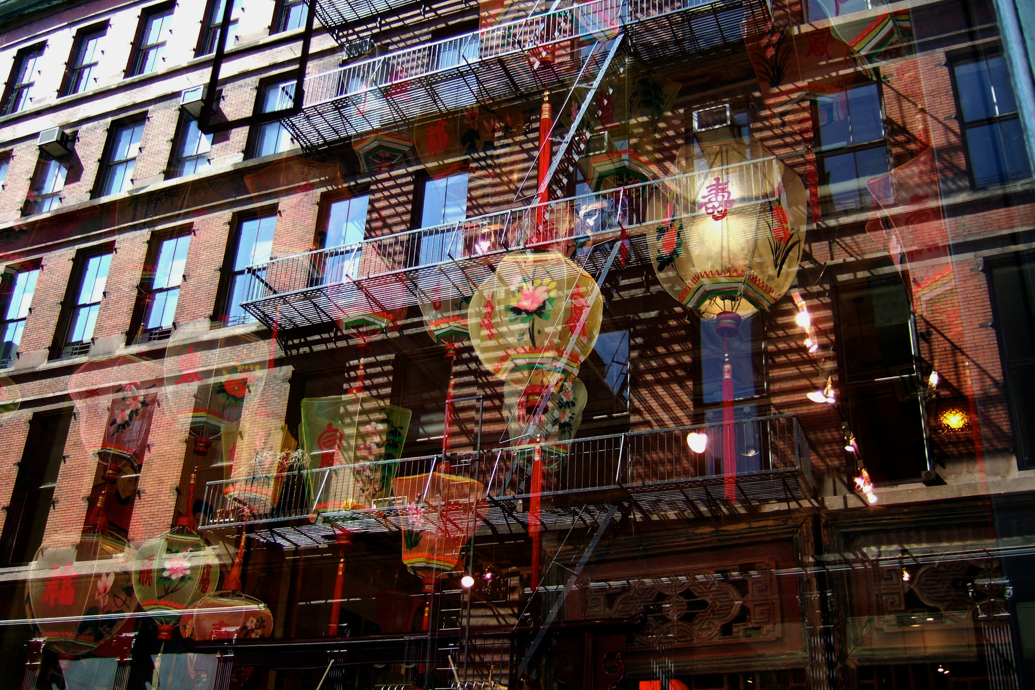 Fujifilm FinePix F11 sample photo. Soho window photography