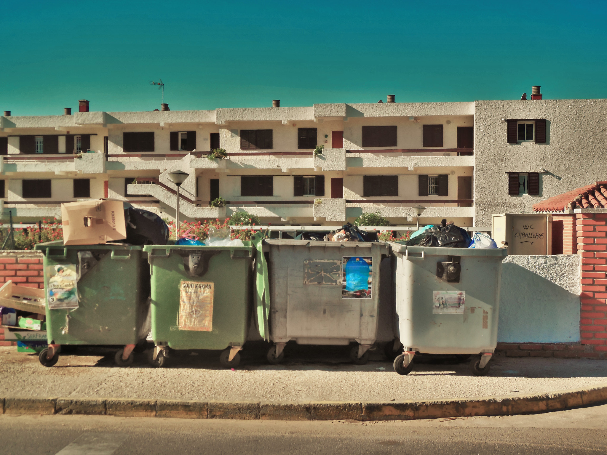 Nikon Coolpix S6400 sample photo. Garbage, canos de la meca, barbate, spain photography