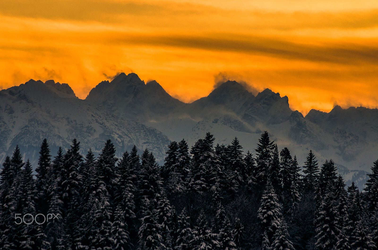Pentax smc DA 55-300mm F4.0-5.8 ED sample photo. Little blizzards on the tatra peaks.... photography