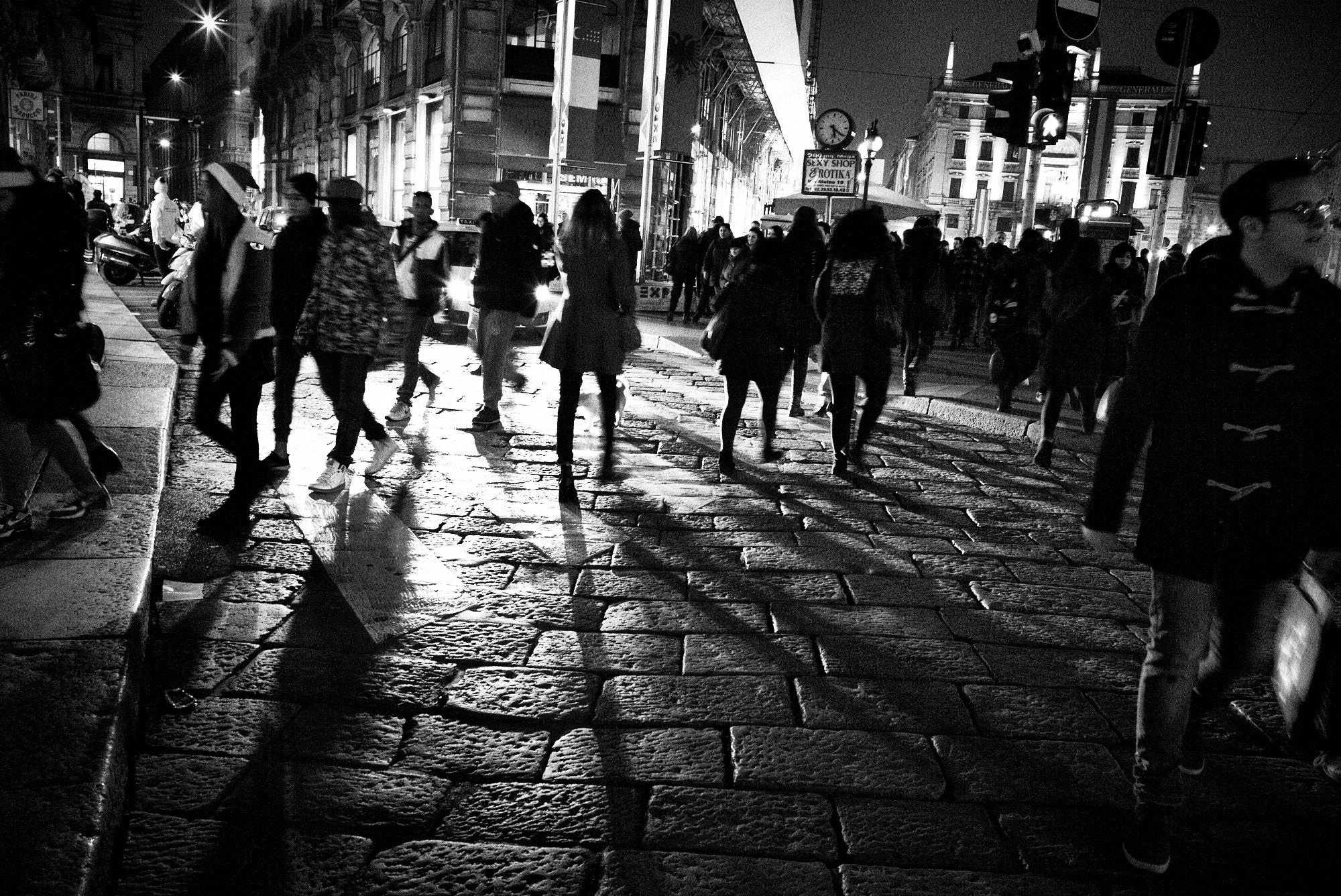 Leica M Monochrom (Typ 246) sample photo. City lights #18 photography