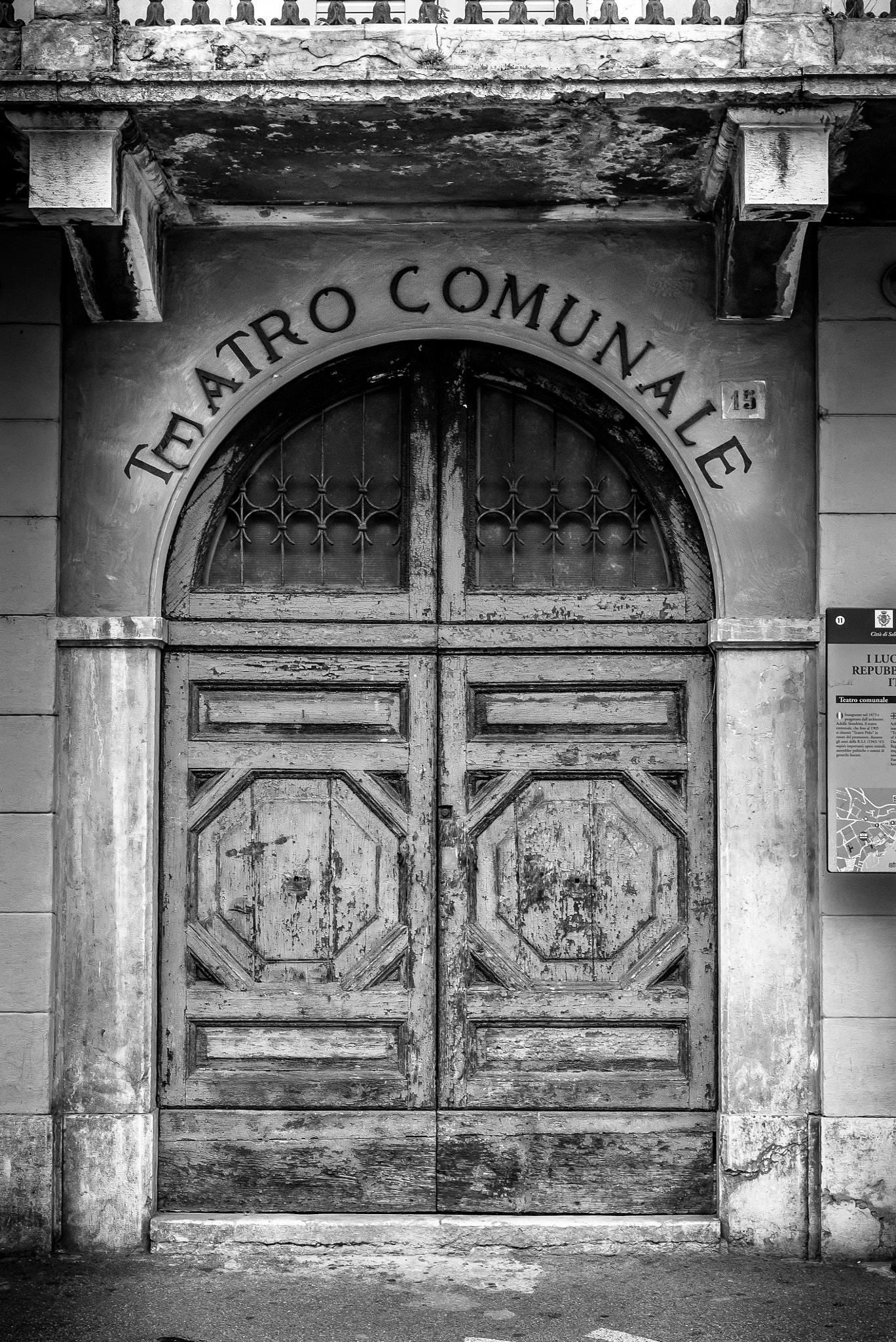 E 50mm F2 sample photo. Teatro comunale photography