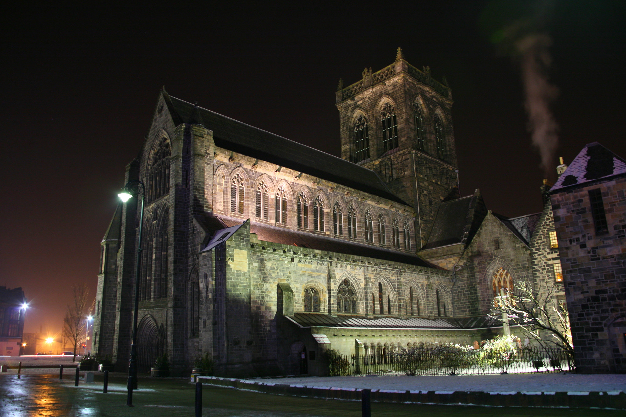 Canon EF 28-135mm F3.5-5.6 IS USM sample photo. Paisley abbey photography