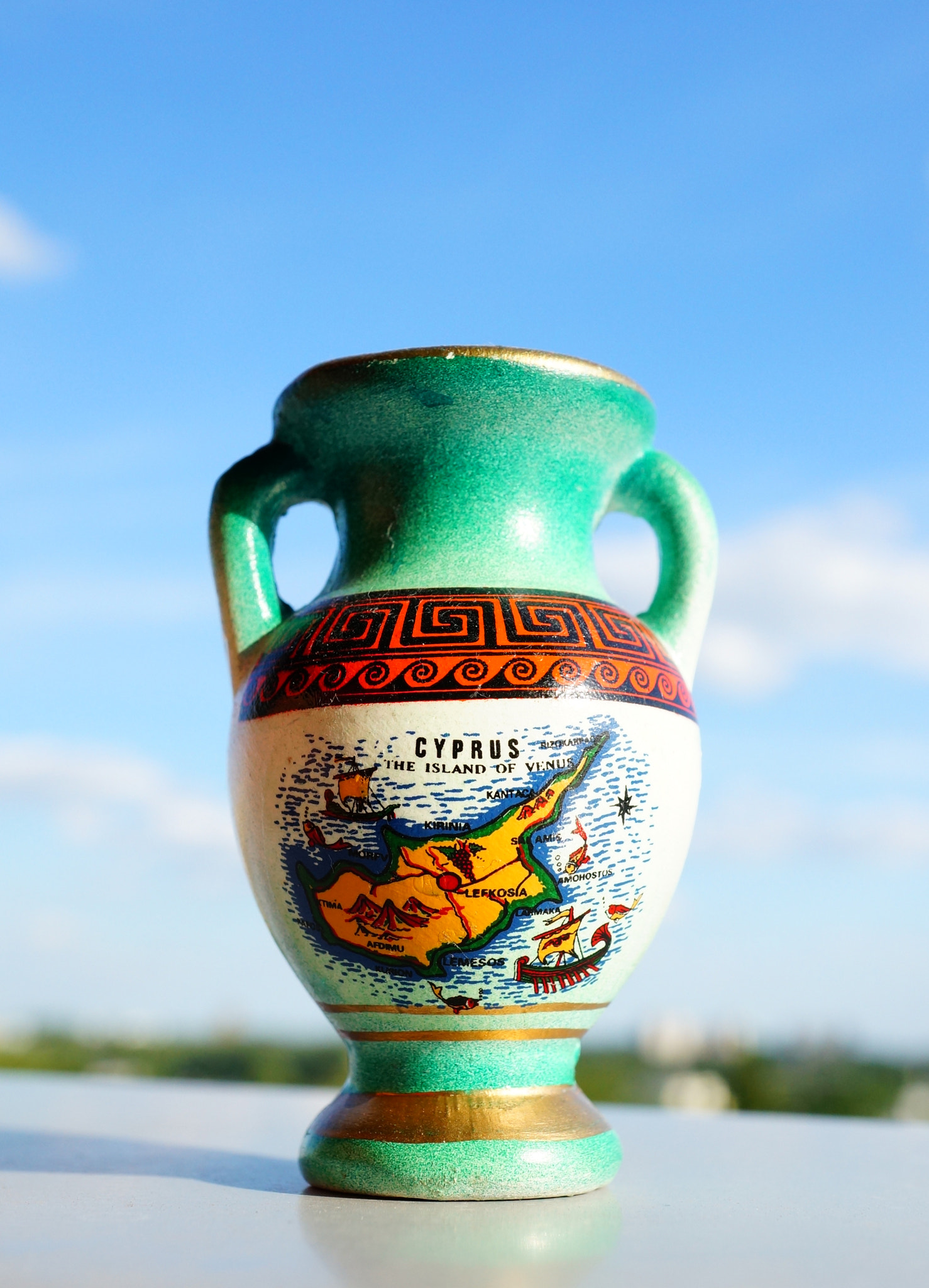 Sony Alpha NEX-6 + Sony E 30mm F3.5 Macro sample photo. Greek vase photography