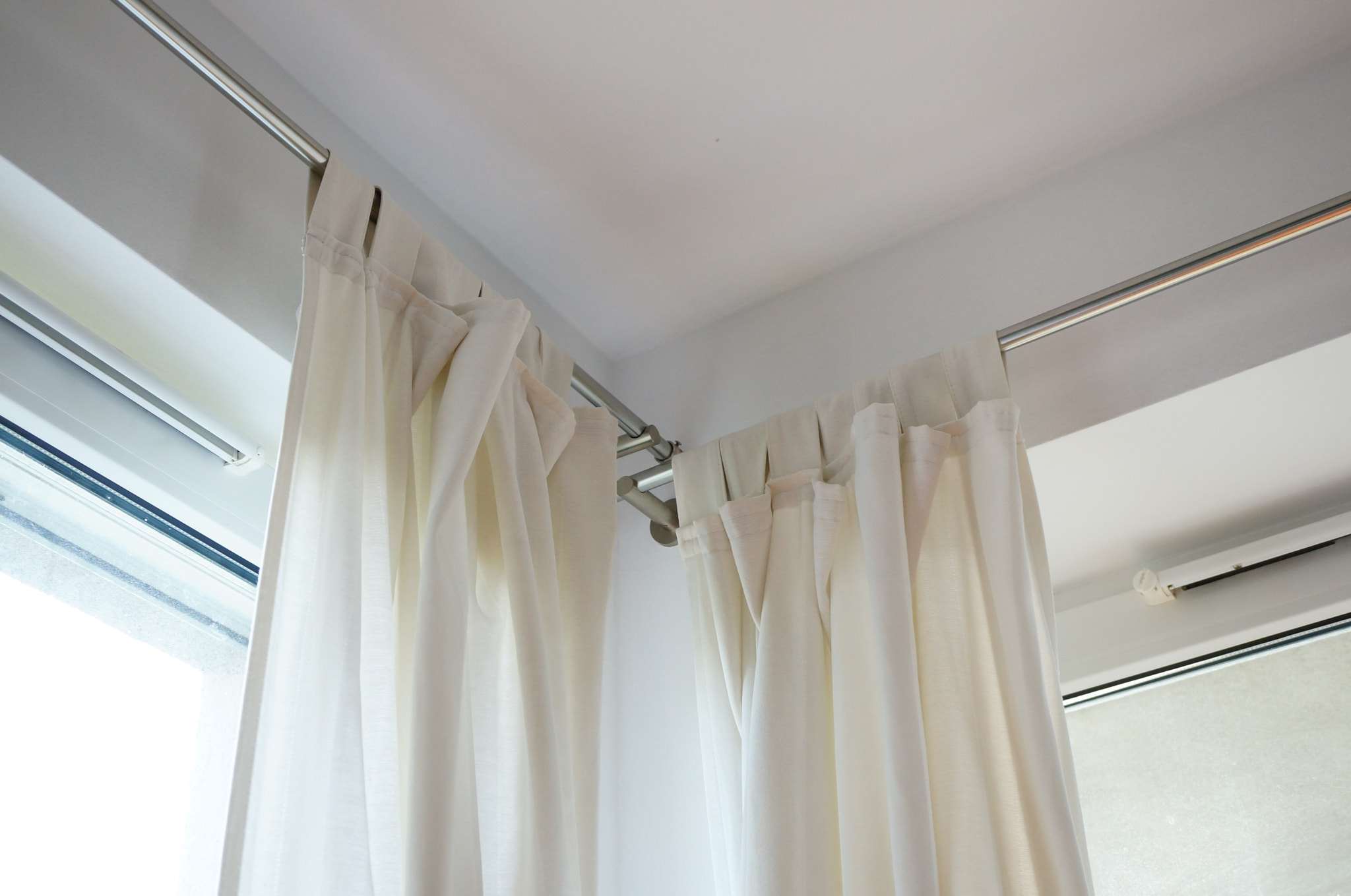 Sony Alpha NEX-6 + Sony E 30mm F3.5 Macro sample photo. Light curtains photography