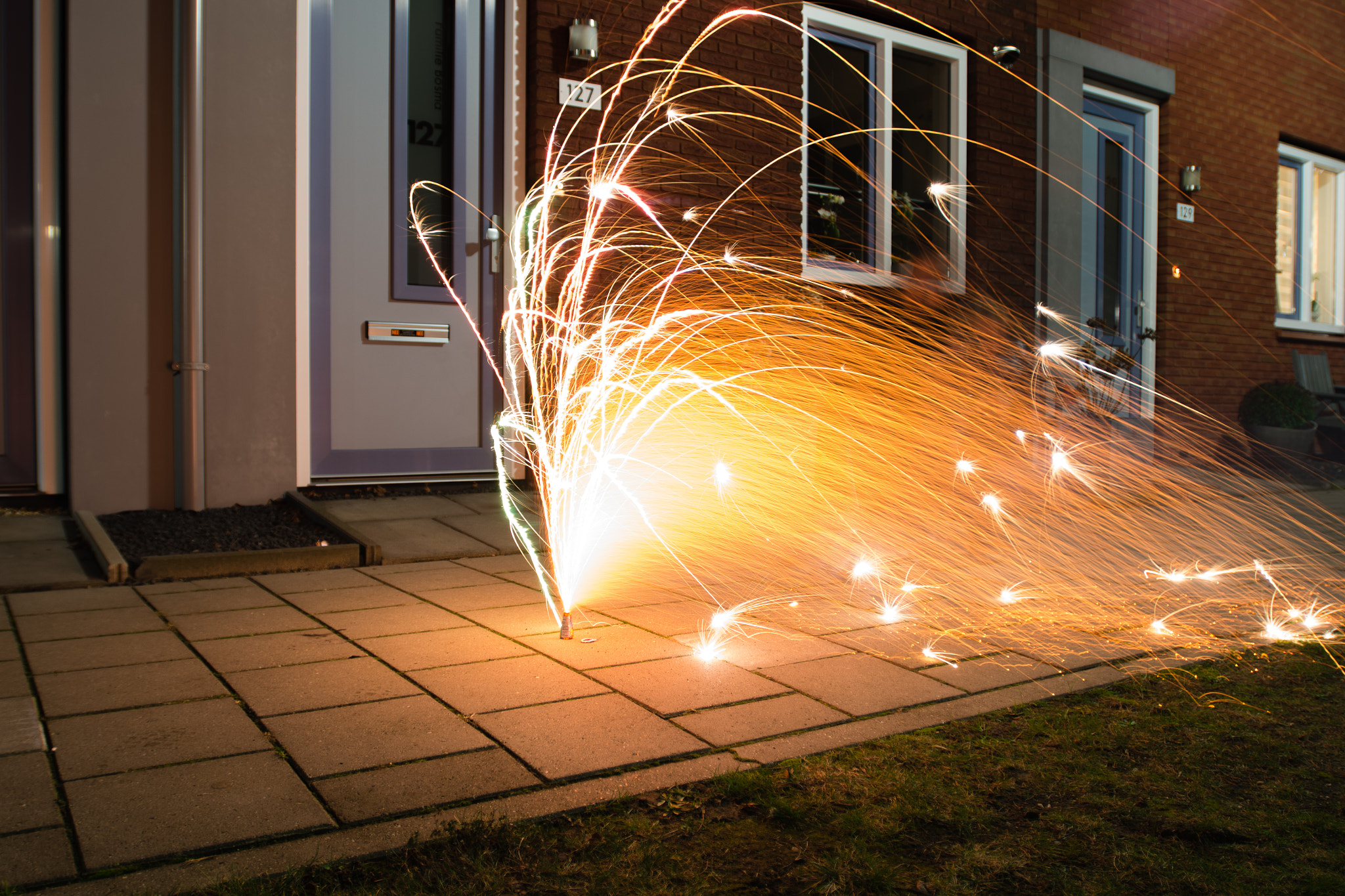 Nikon AF-S Nikkor 17-35mm F2.8D ED-IF sample photo. Fireworks fountain photography