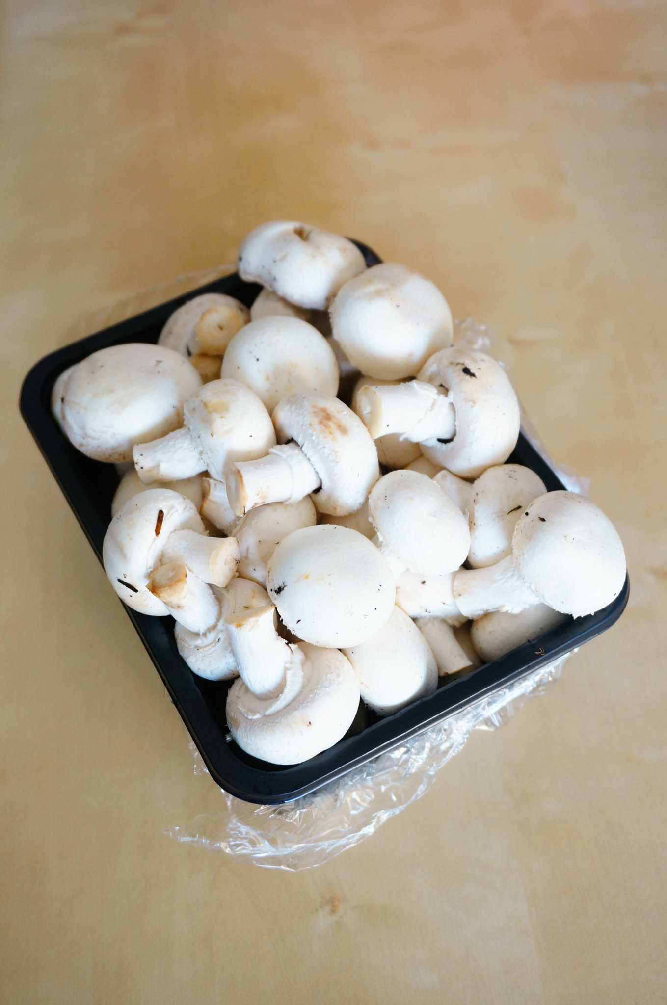 Sony Alpha NEX-5N + Sony E 18-50mm F4-5.6 sample photo. Fresh champignons photography