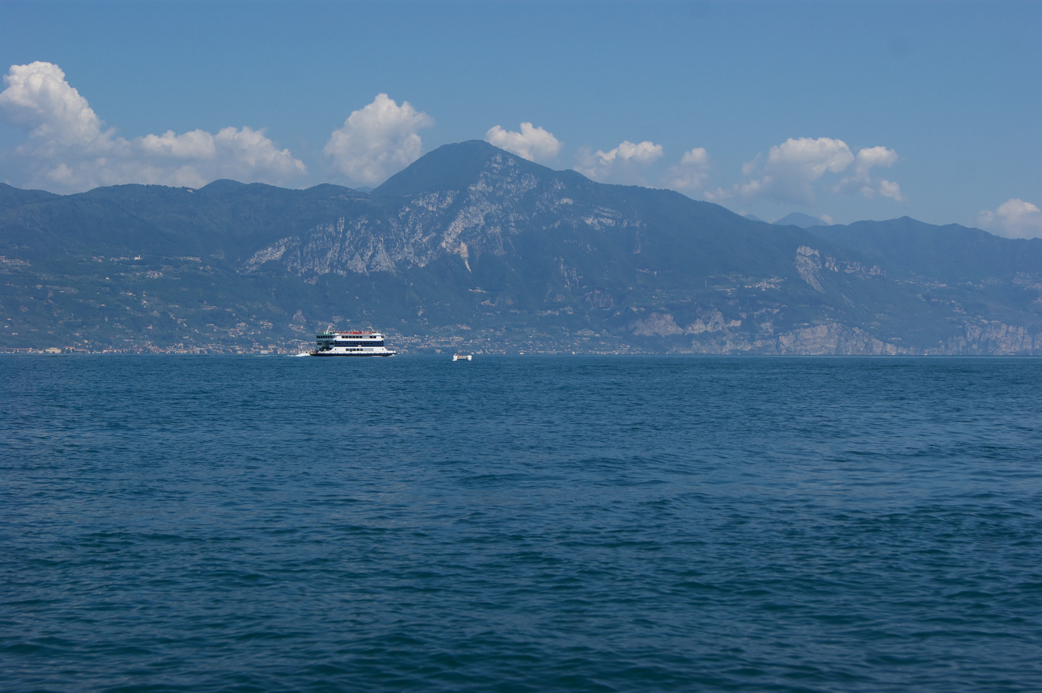 Sony DT 18-55mm F3.5-5.6 SAM II sample photo. Blue passage photography