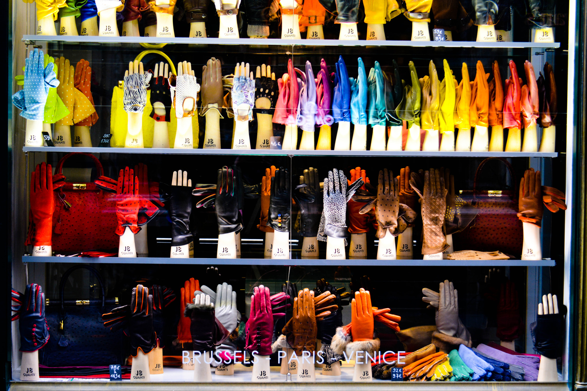 Sigma 18-125mm F3.8-5.6 DC OS HSM sample photo. A handful of colors photography