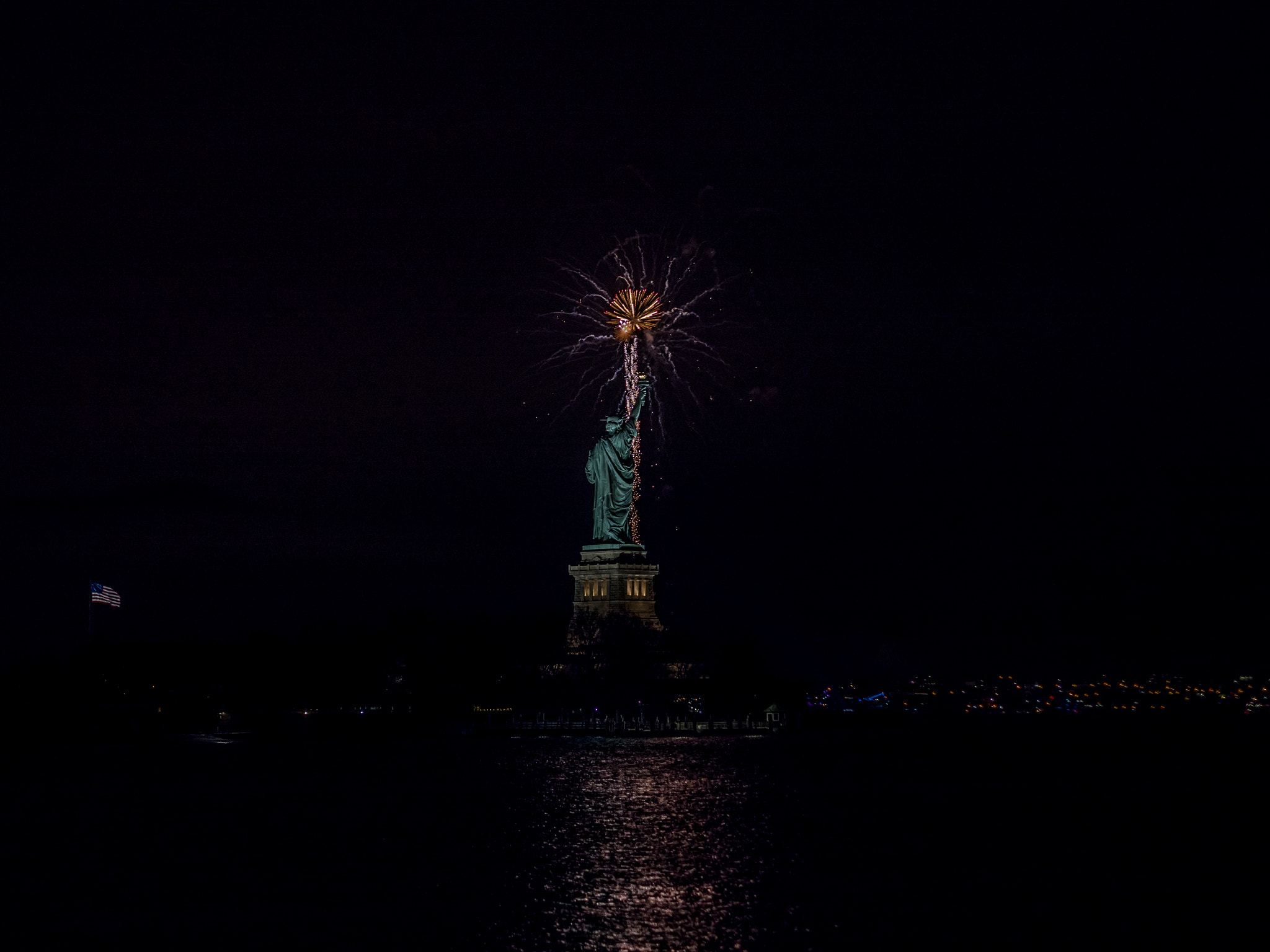 Panasonic Lumix DMC-GH4 + Olympus M.Zuiko Digital 45mm F1.8 sample photo. Happy new years! 2016 photography