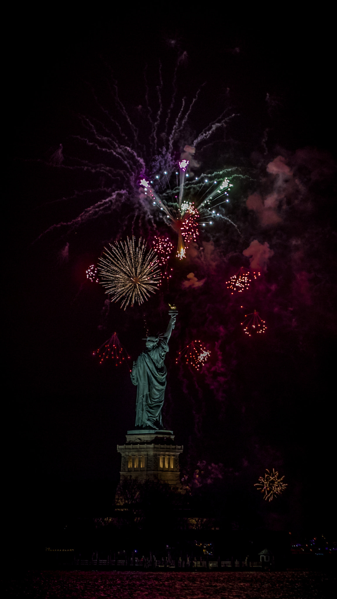 Panasonic Lumix DMC-GH4 + Olympus M.Zuiko Digital 45mm F1.8 sample photo. Happy new years! 2016 photography