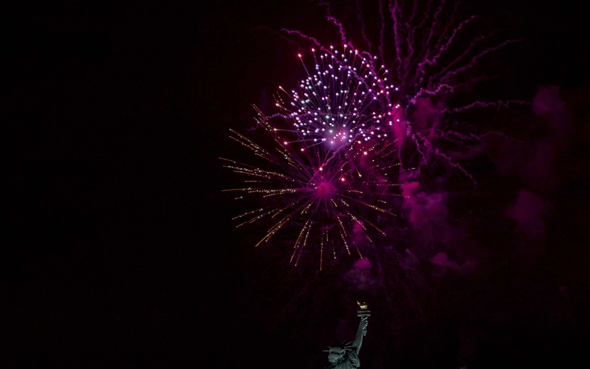 Panasonic Lumix DMC-GH4 + Olympus M.Zuiko Digital 45mm F1.8 sample photo. Happy new years! 2016 photography