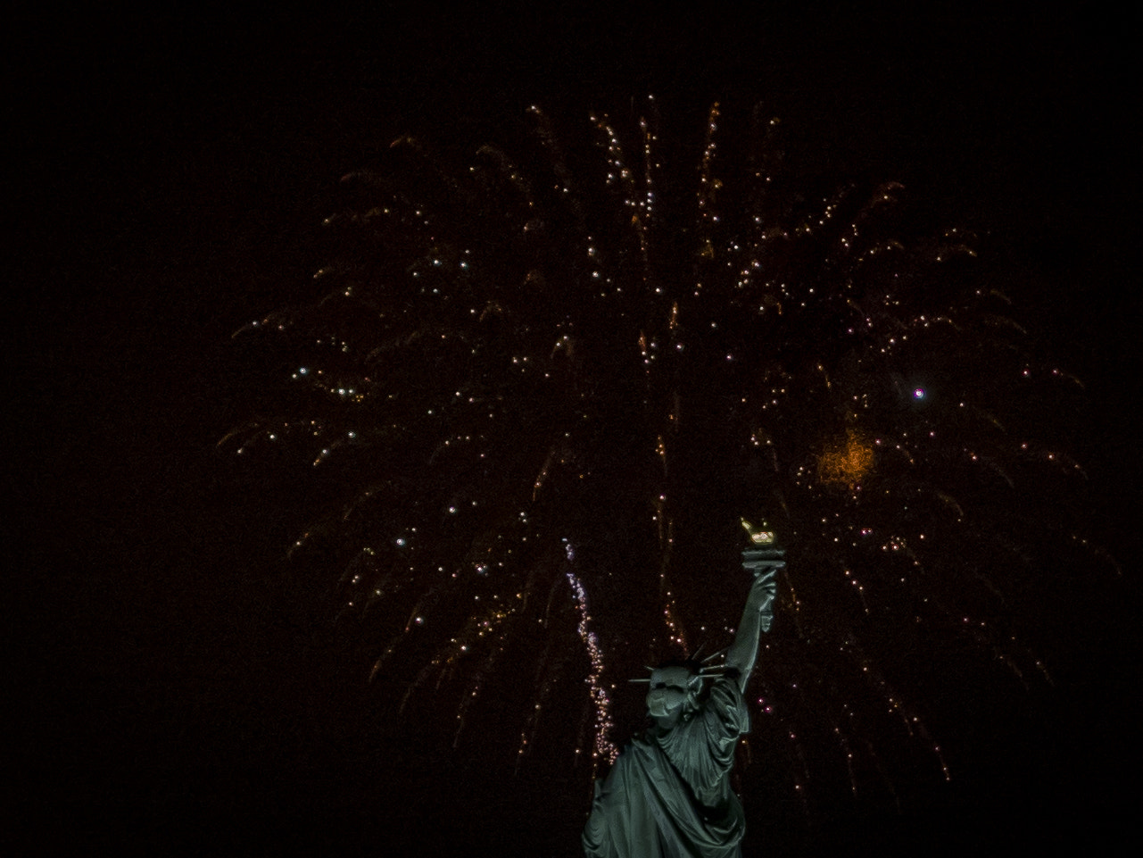 Panasonic Lumix DMC-GH4 + Olympus M.Zuiko Digital 45mm F1.8 sample photo. Happy new years! 2016 photography