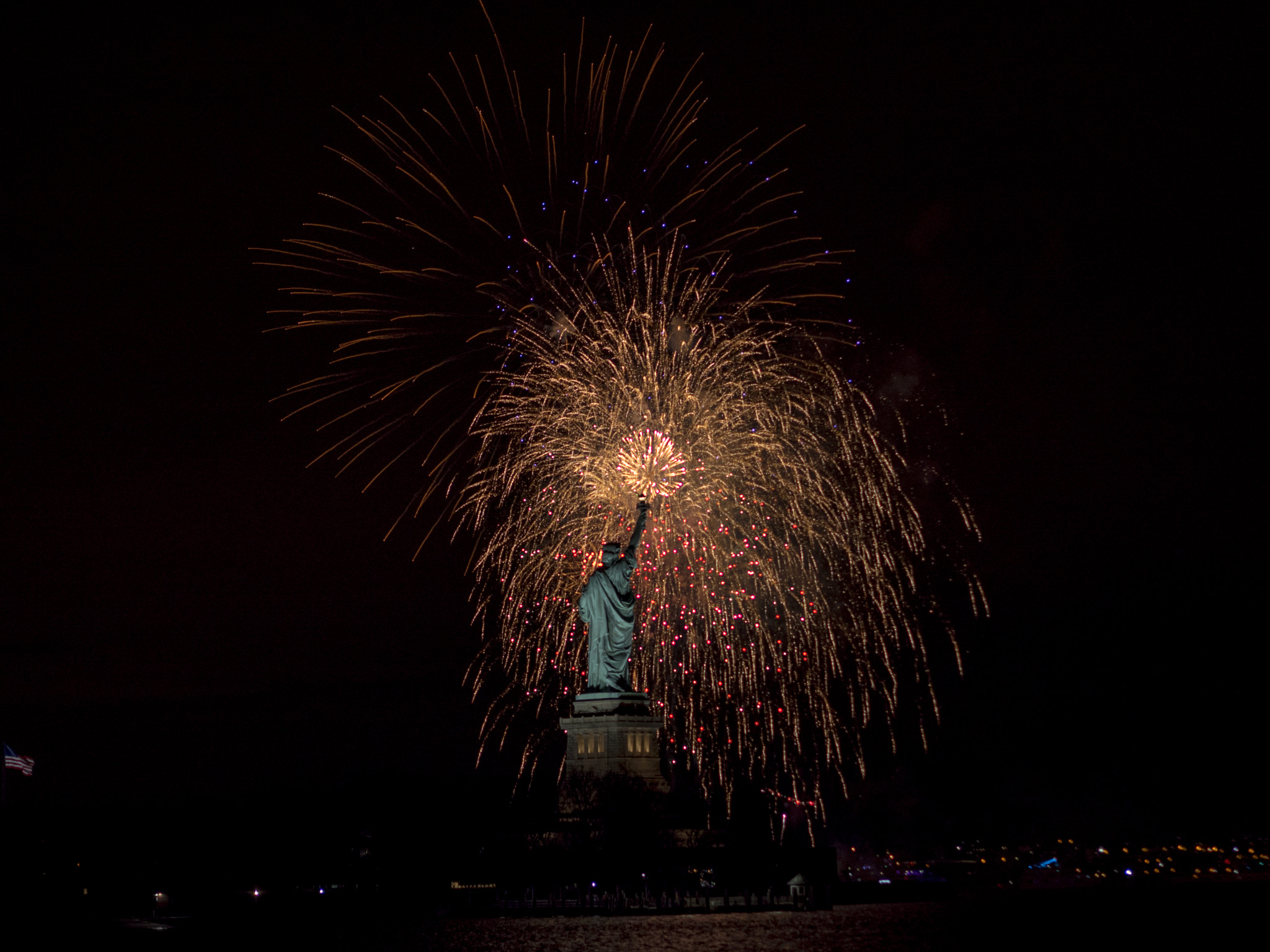 Panasonic Lumix DMC-GH4 + Olympus M.Zuiko Digital 45mm F1.8 sample photo. Happy new years! 2016 photography