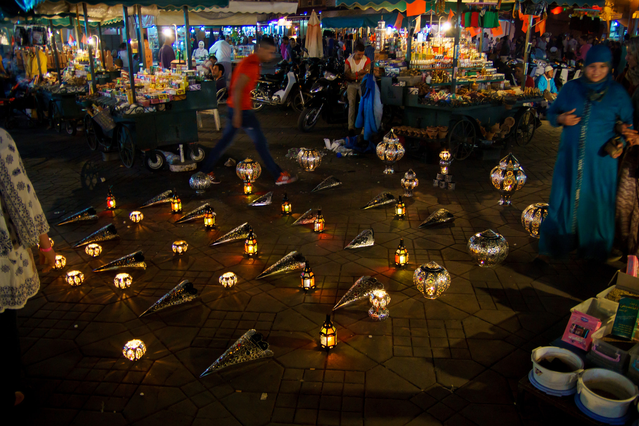 Sony ILCA-77M2 + Sigma 17-70mm F2.8-4.5 (D) sample photo. Selling lights in the medina photography