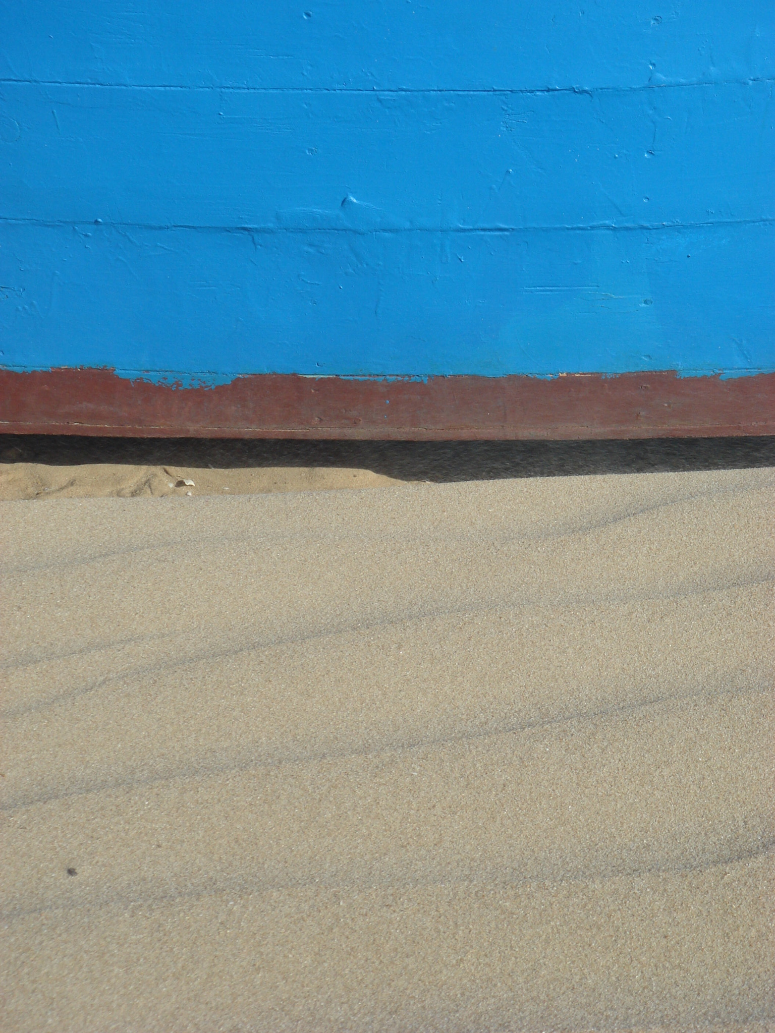 Sony DSC-T9 sample photo. __tunisian boat on sand__ photography