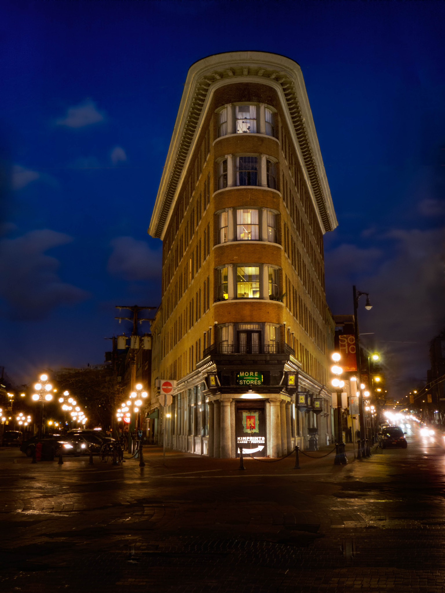 Pentax Q sample photo. Triangular building photography