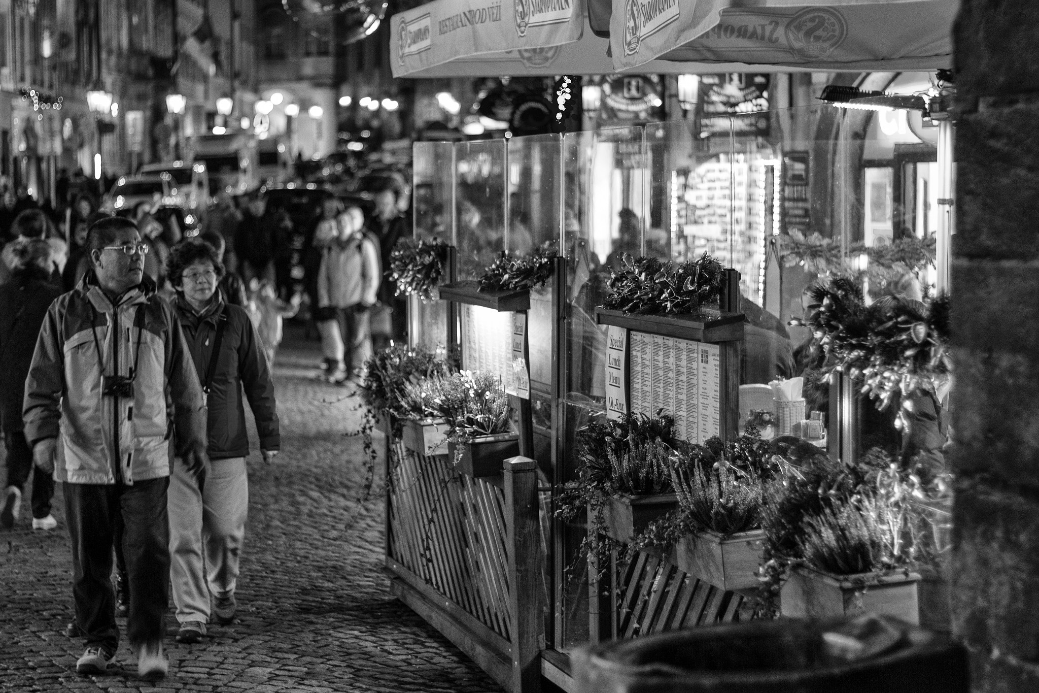 Canon EOS 7D + Canon EF 50mm f/1.8 sample photo. Moments of prague photography