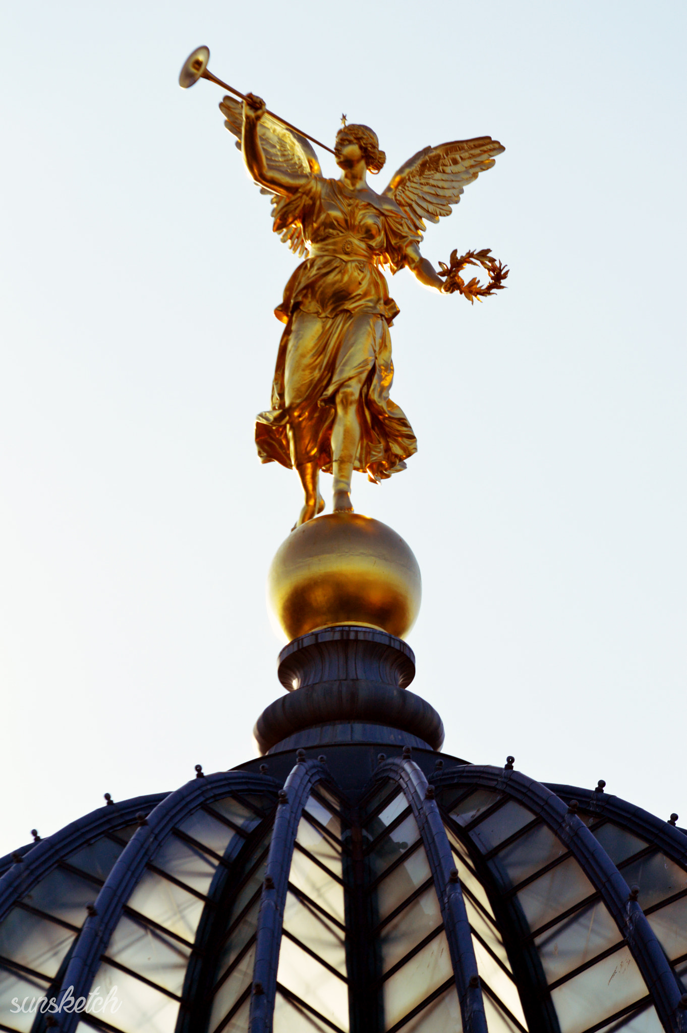 Sigma 70-200mm F2.8 EX DG OS HSM sample photo. Beautiful statue photography