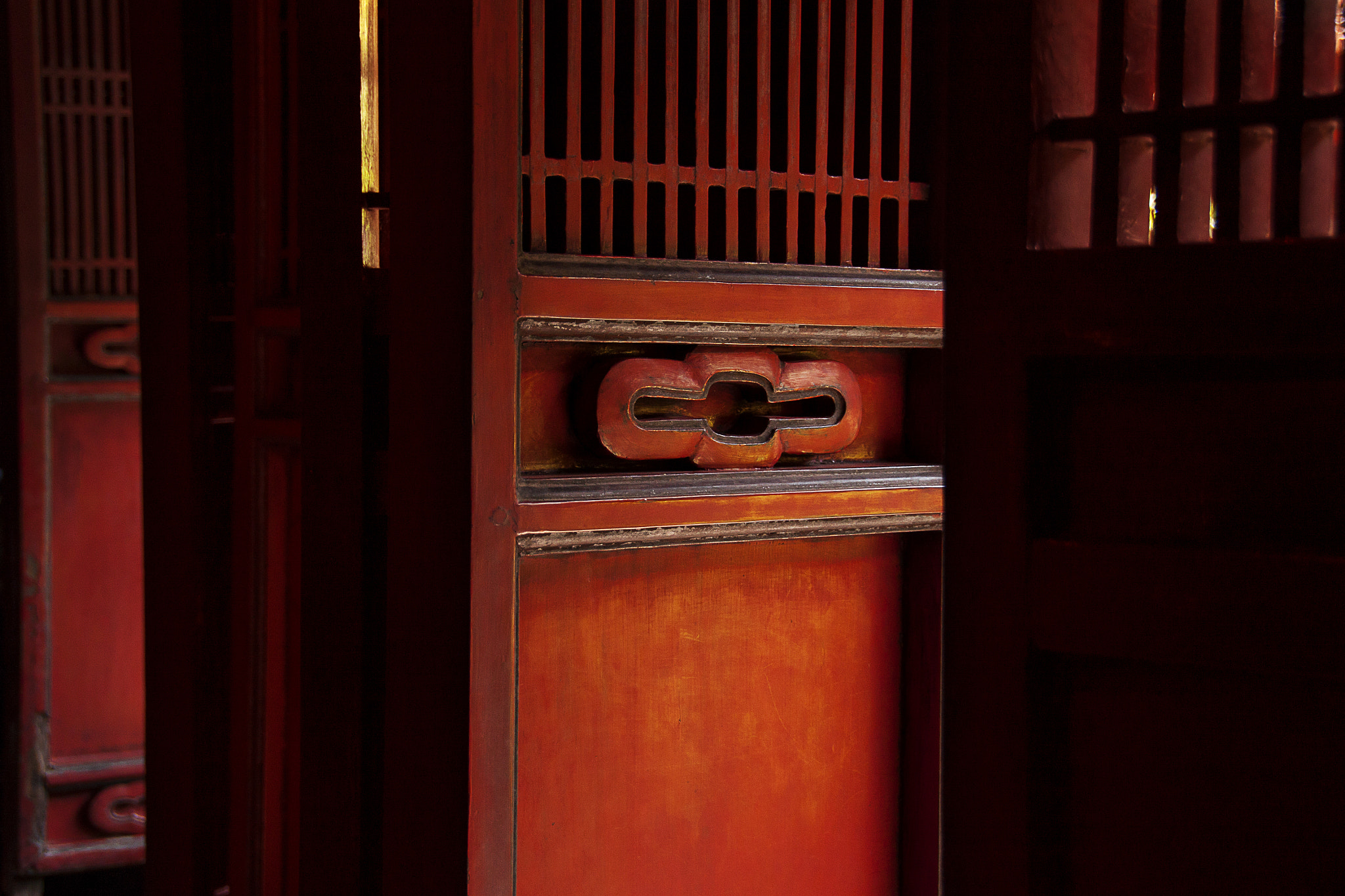 Sigma 18-250mm F3.5-6.3 DC OS HSM sample photo. Red door photography