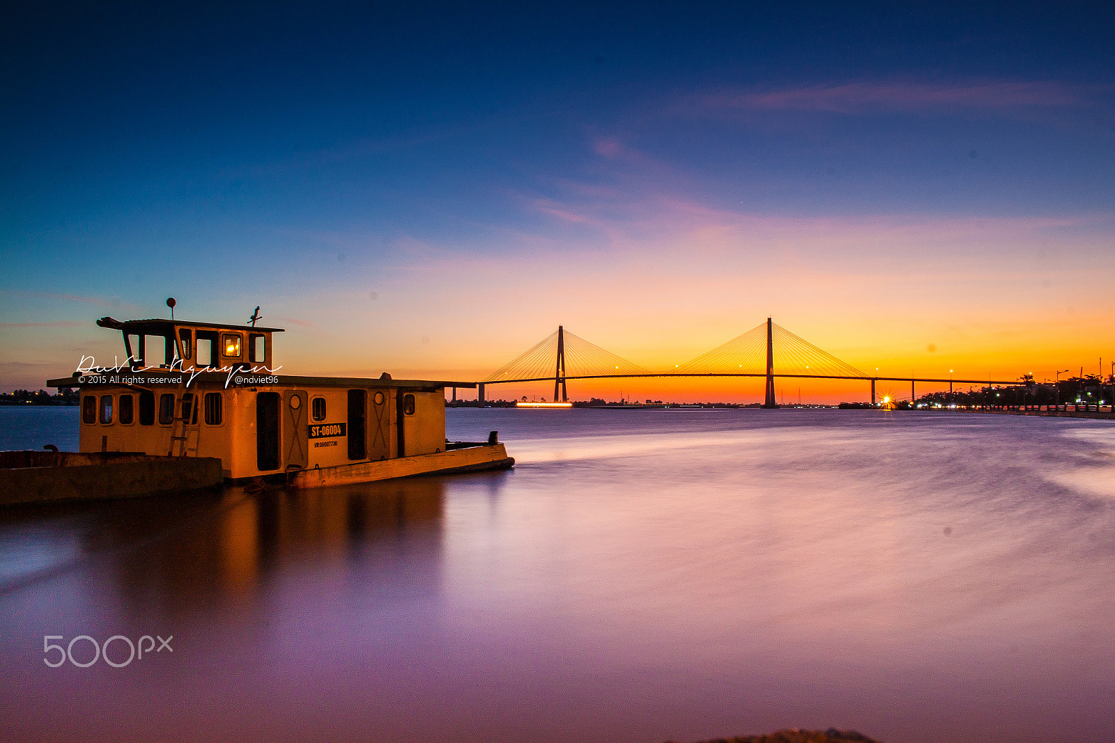 Canon EOS 500D (EOS Rebel T1i / EOS Kiss X3) sample photo. Color of sunset, riverside with rach mieu bridge photography