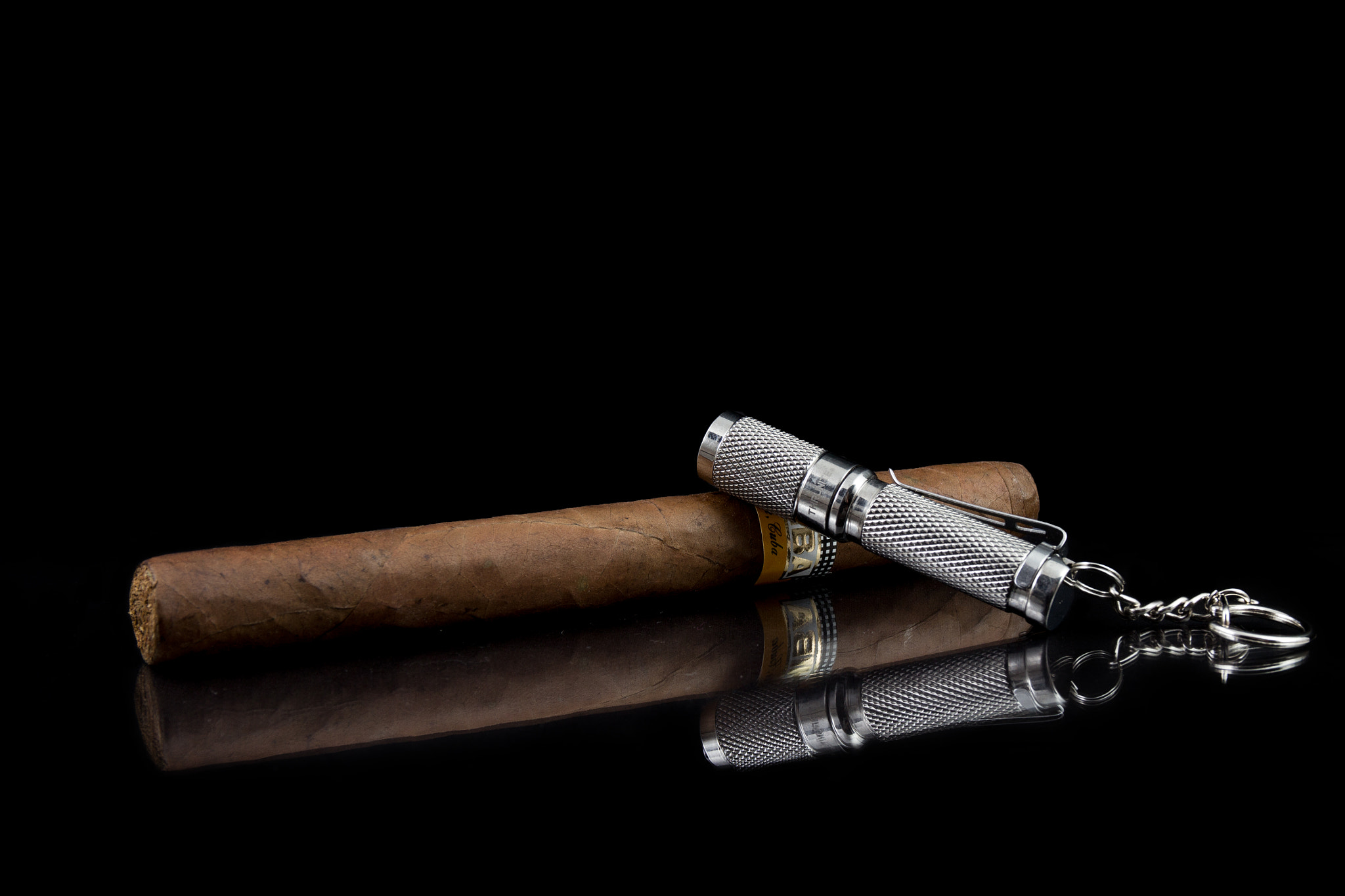 Canon EF 500mm F4L IS USM sample photo. Kuba cigar studio shoot photography