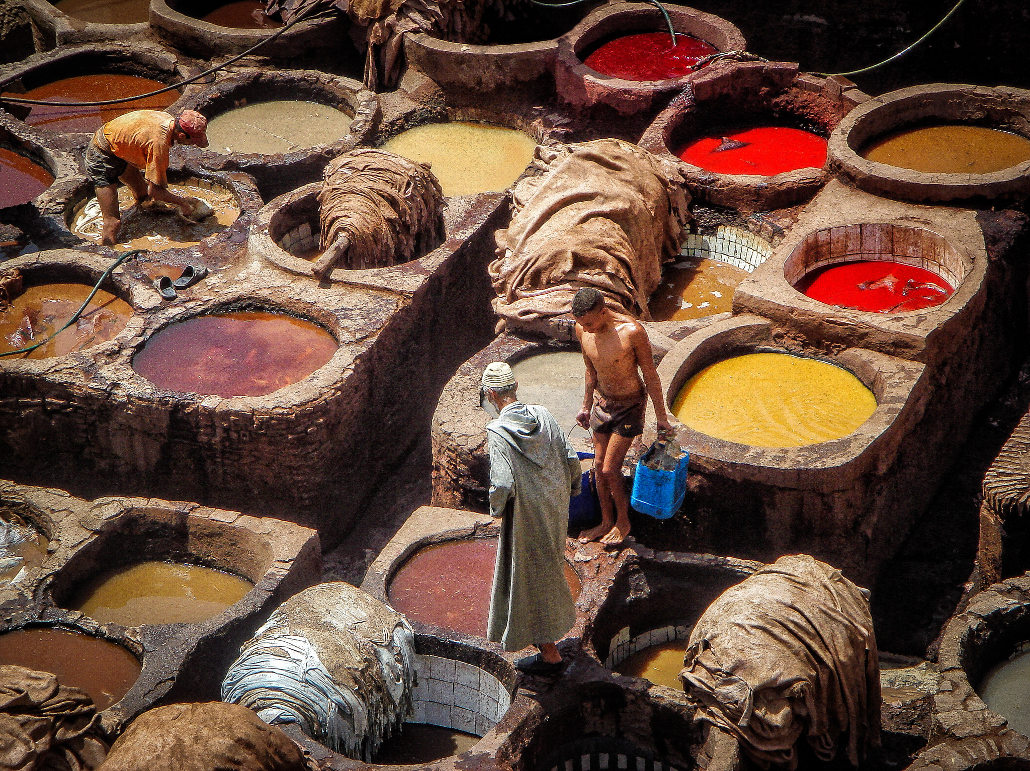 Sony DSC-T10 sample photo. Tannery in fez photography