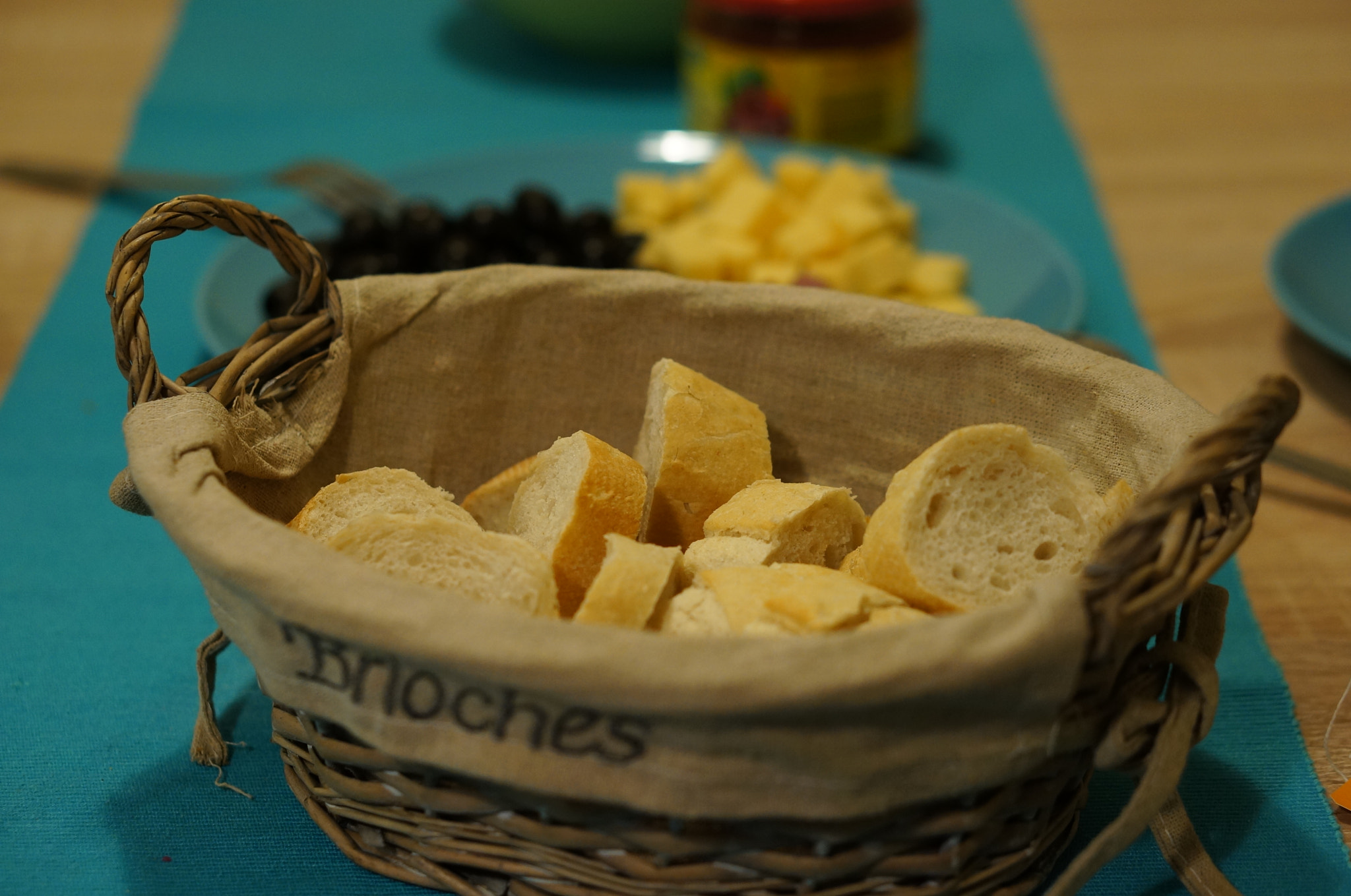 Sony Alpha NEX-5N + Sony E 50mm F1.8 OSS sample photo. Fresh bread photography