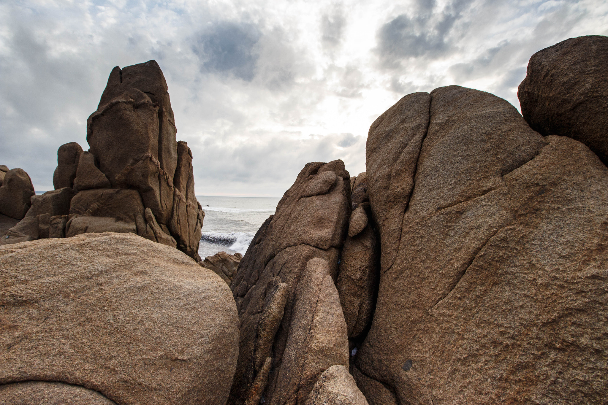 Canon EF-S 10-18mm F4.5–5.6 IS STM sample photo. Rocks photography