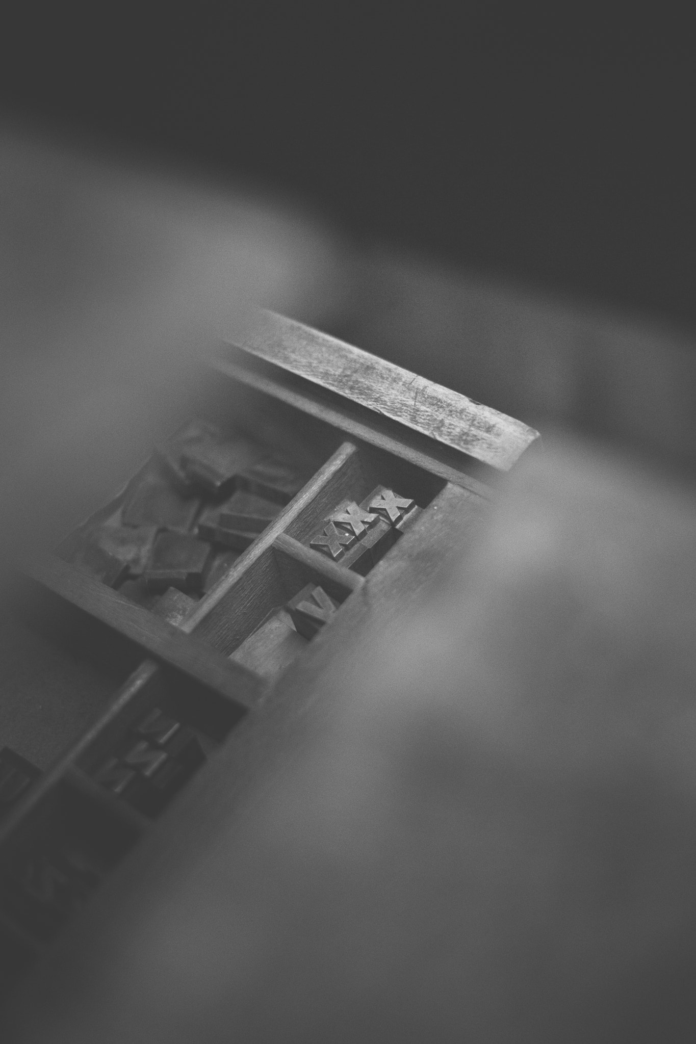Sony a7 + Sony 50mm F1.4 sample photo. Font photography