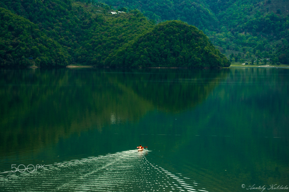 Pentax K-5 + Pentax smc DA 70mm F2.4 AL Limited sample photo. Phewa lake photography