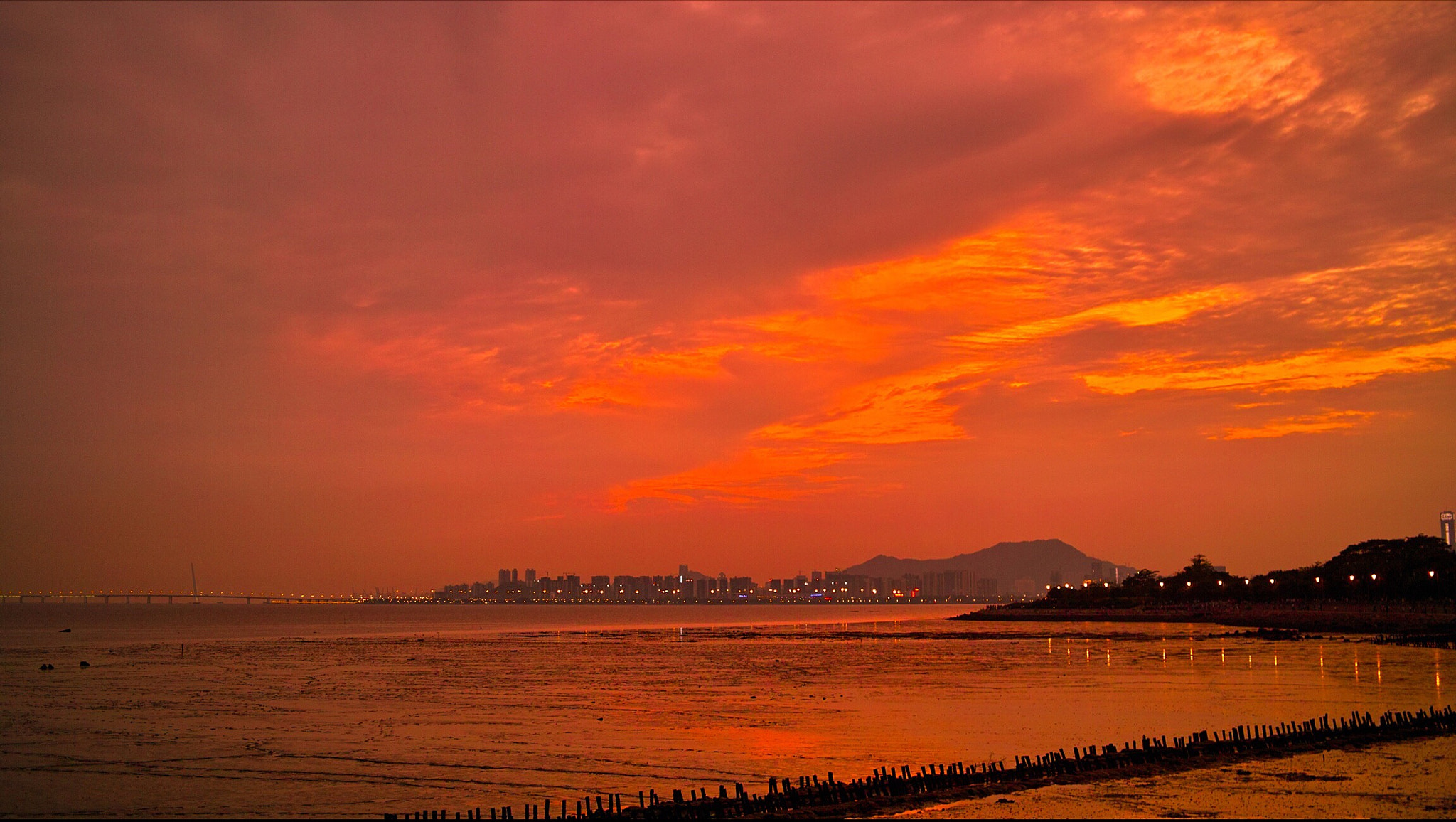 Sigma DP2s sample photo. Red cloud photography