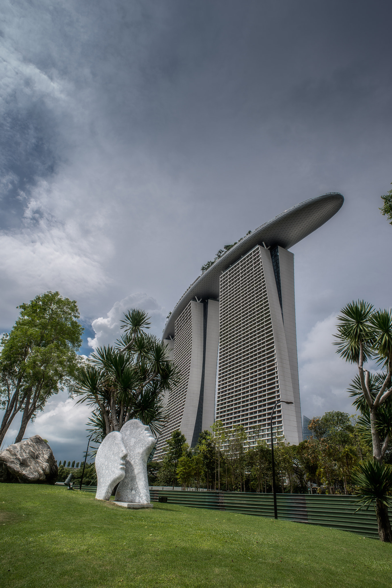 Nikon D600 + Nikon AF Nikkor 20mm F2.8D sample photo. Marina bay sands hotel photography