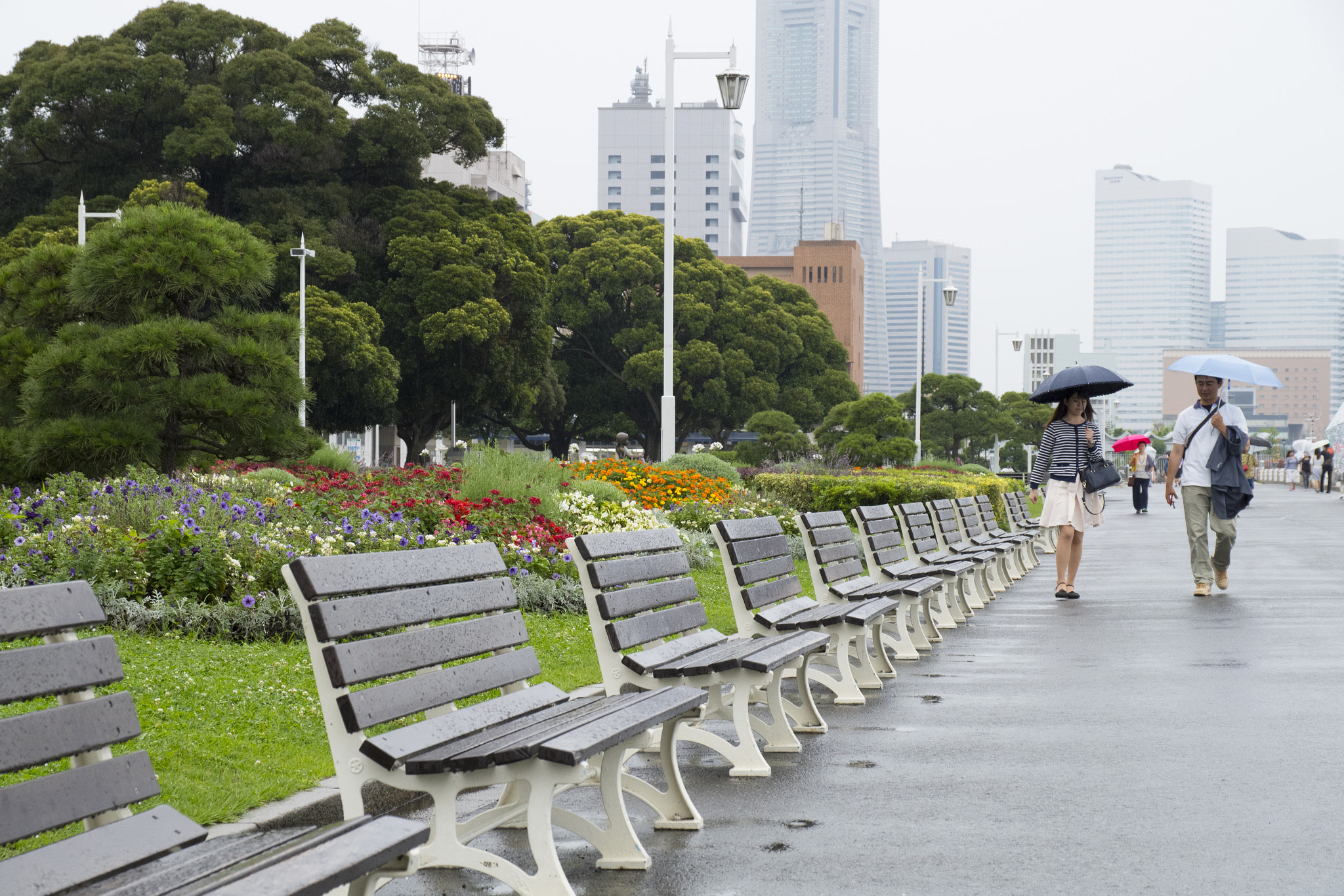 Pentax K-S2 sample photo. Date in the rain photography