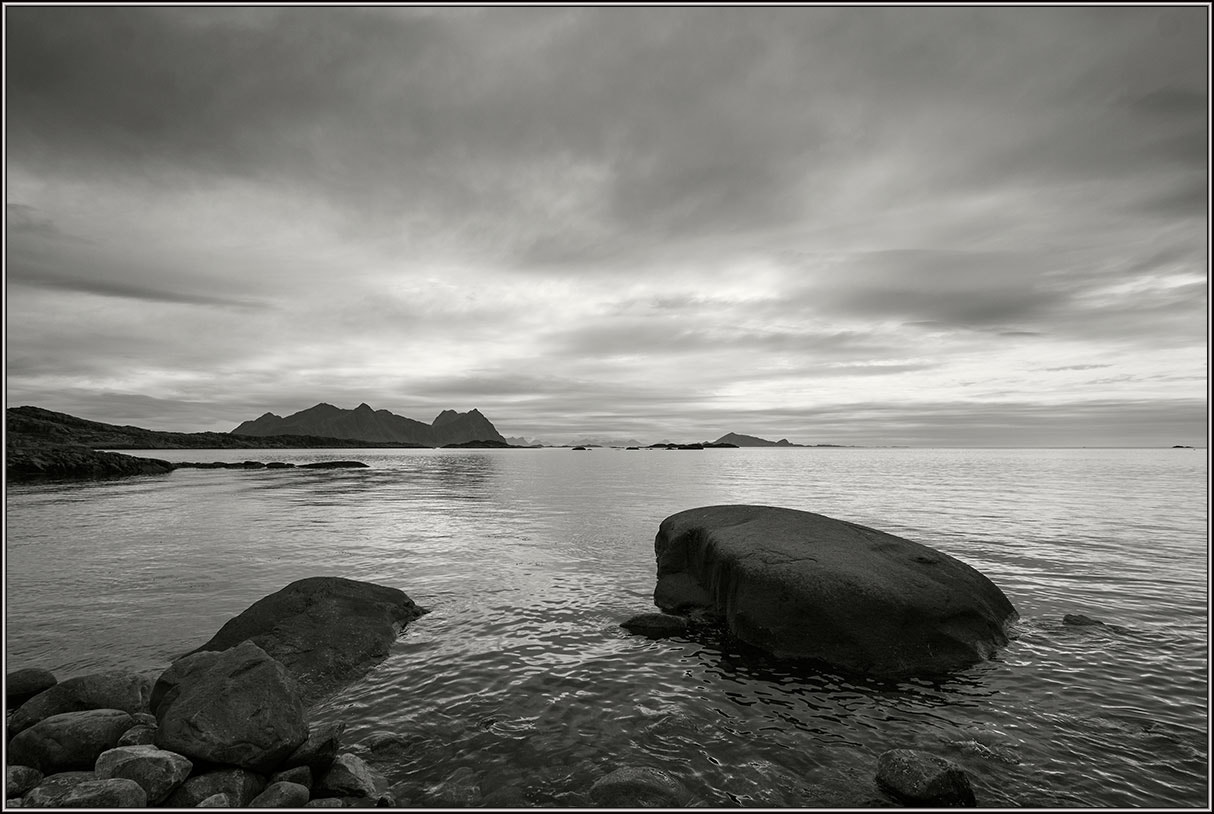 Sigma 10-20mm F3.5 EX DC HSM sample photo. Svolvær photography