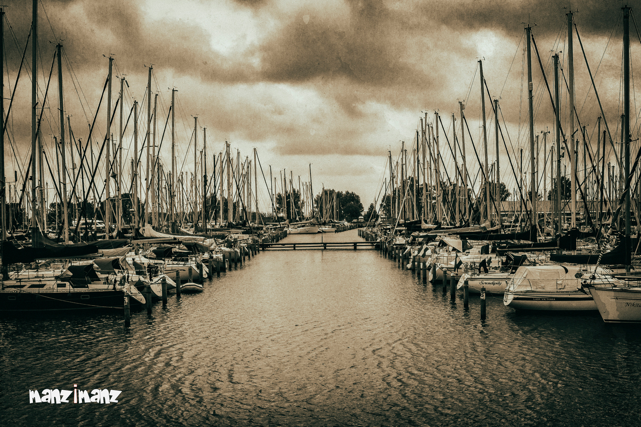 Sigma 24-105mm f/4 DG OS HSM | A sample photo. Yachthafen hoorn photography