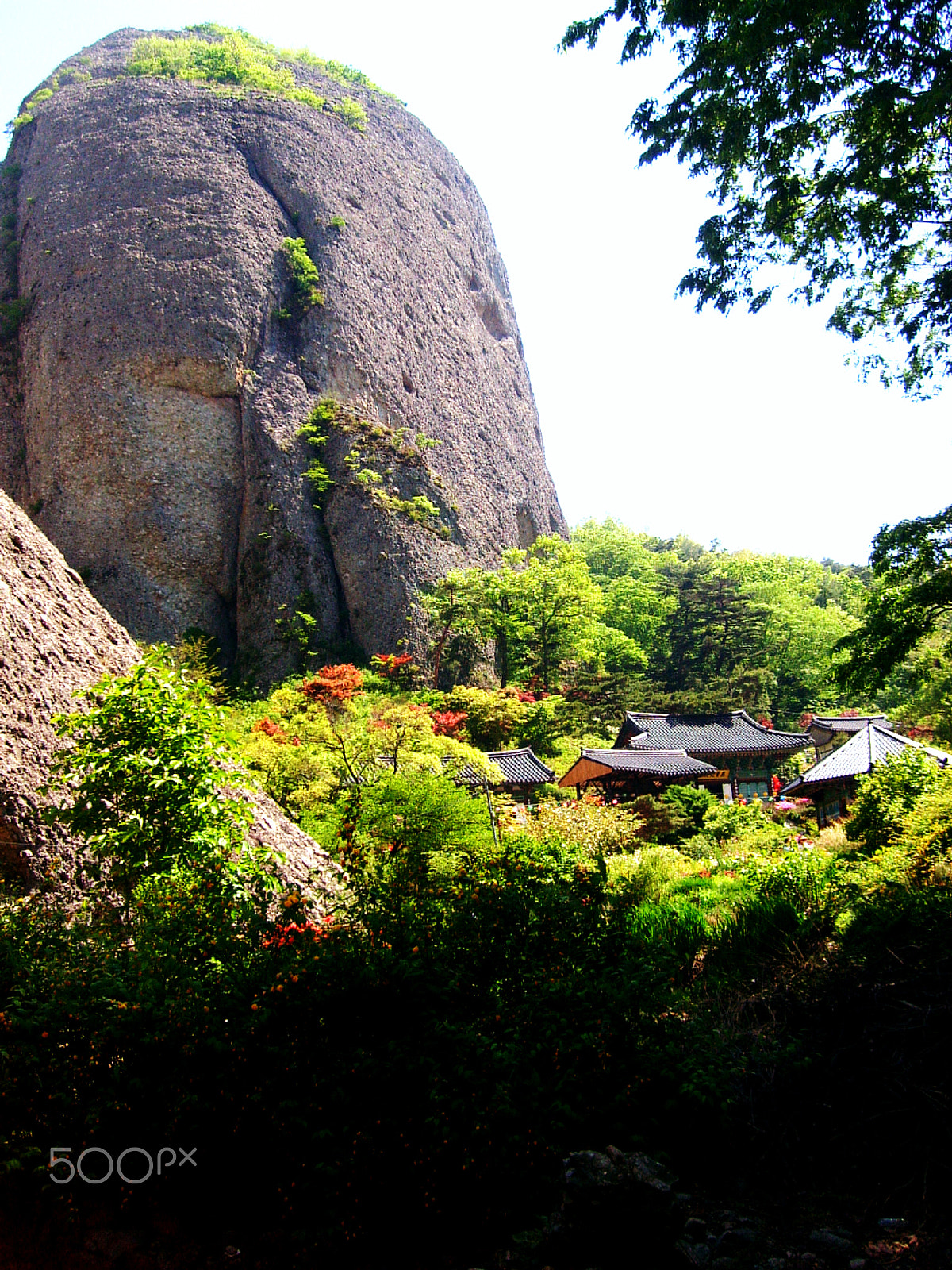 Samsung Digimax L60 sample photo. Large rocks [maisan:馬耳山] photography