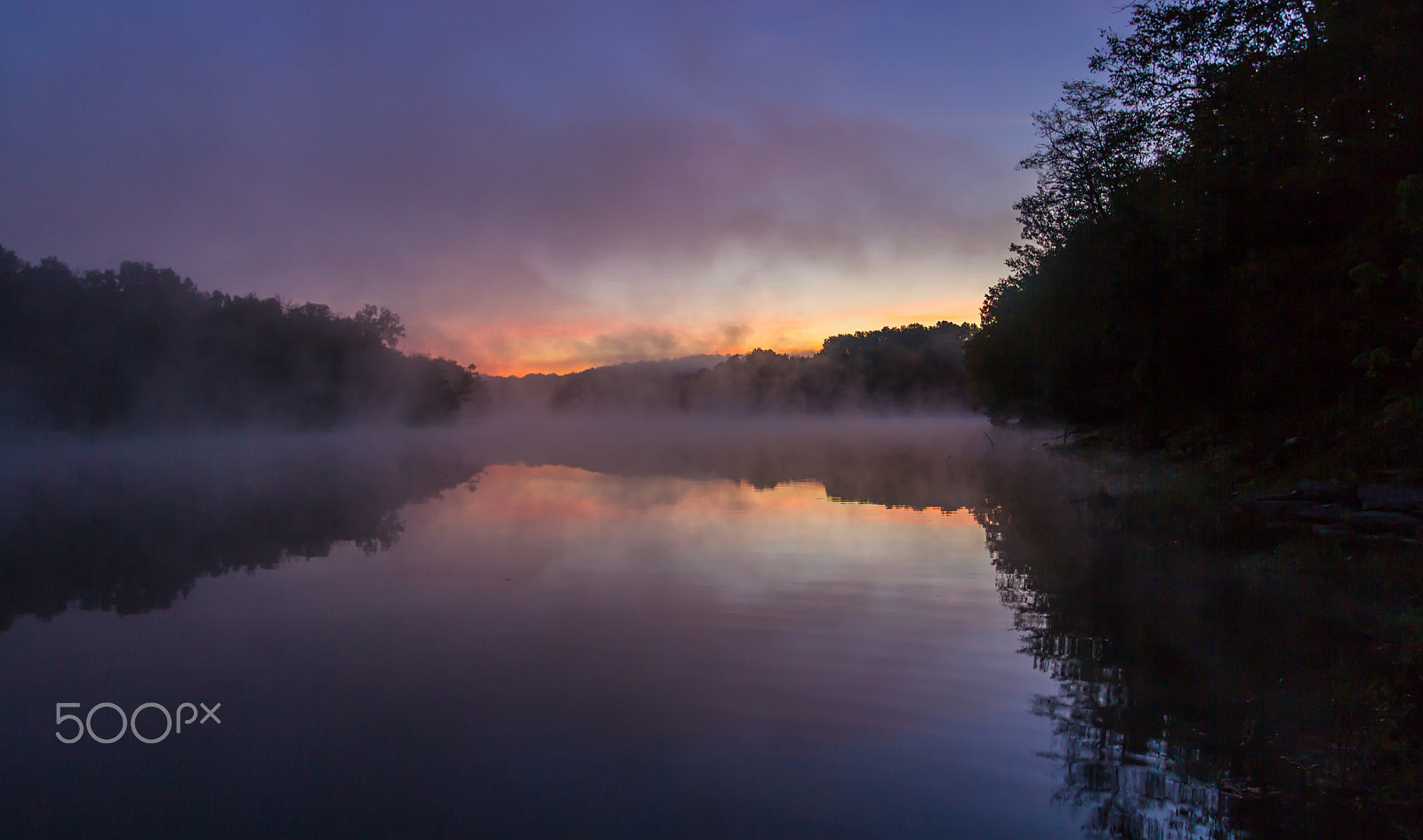 Canon EOS 550D (EOS Rebel T2i / EOS Kiss X4) + Canon EF 17-40mm F4L USM sample photo. Sunrise at kincaid lake photography