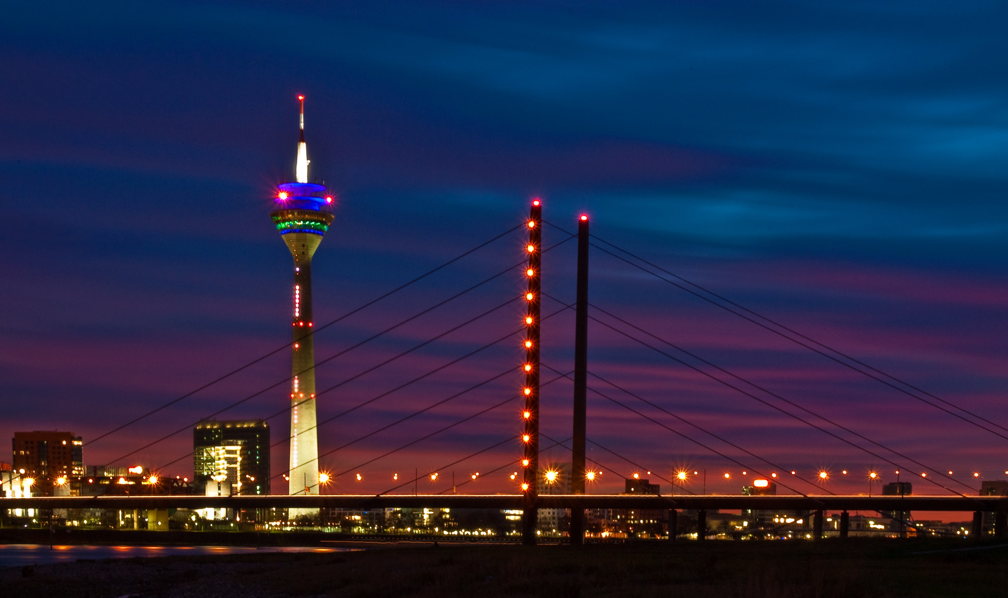 Olympus E-620 (EVOLT E-620) + Olympus Zuiko Digital 14-54mm F2.8-3.5 II sample photo. Rheinturm düsseldorf photography